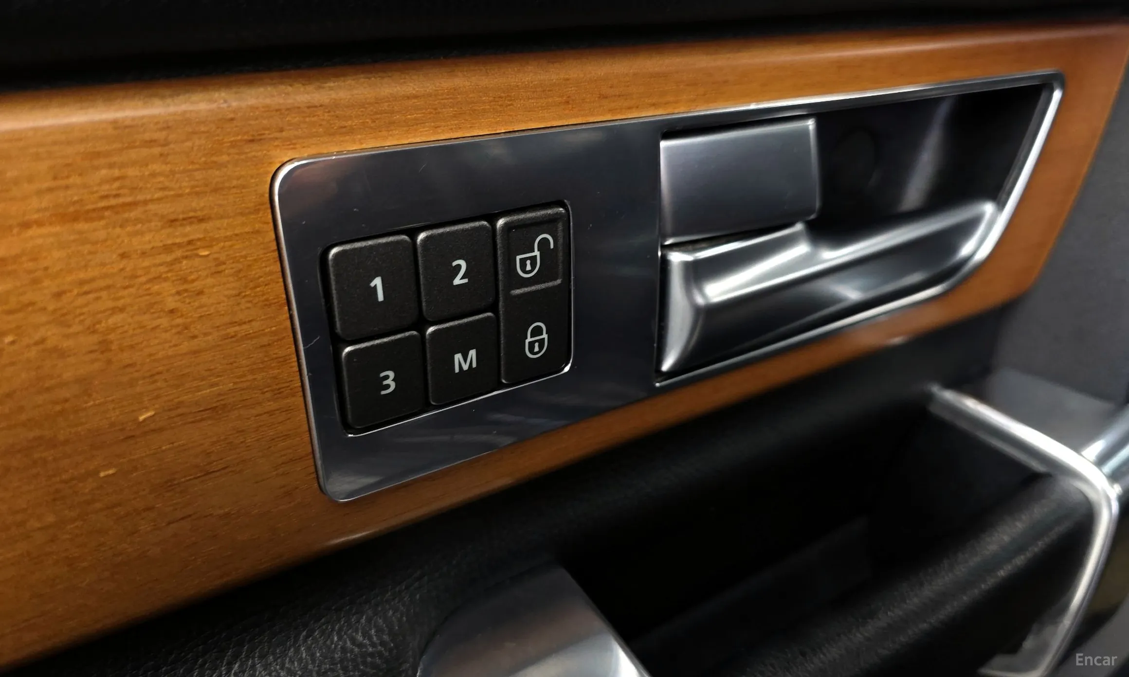 Land Rover Discovery 4 превью 16