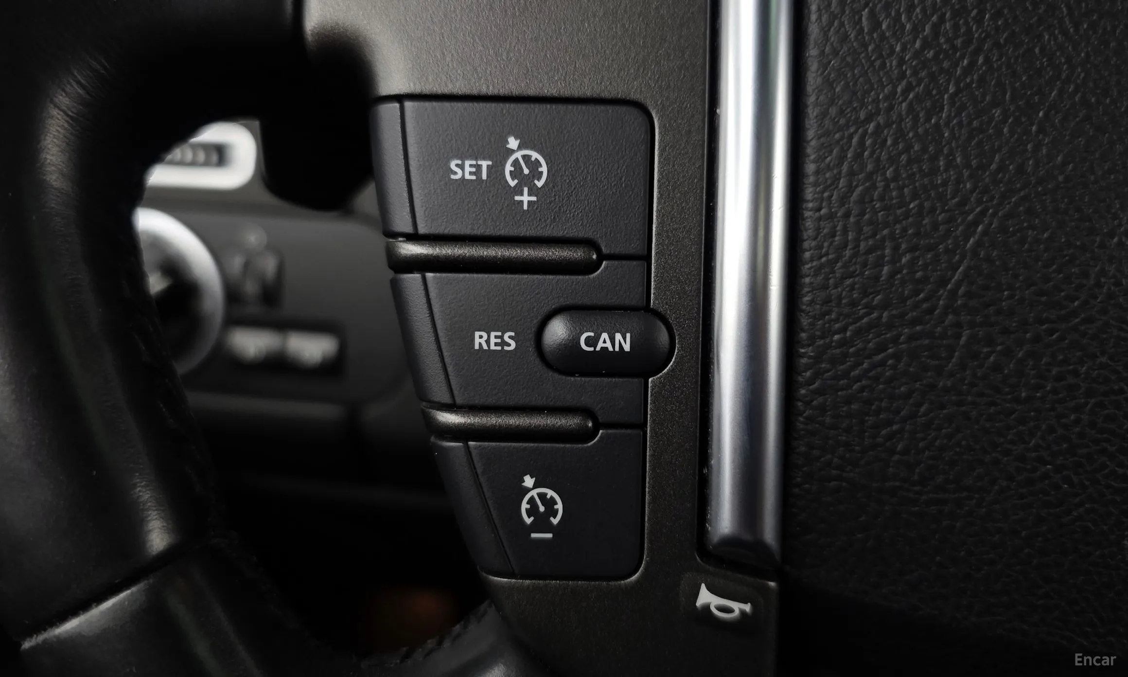Land Rover Discovery 4 превью 17
