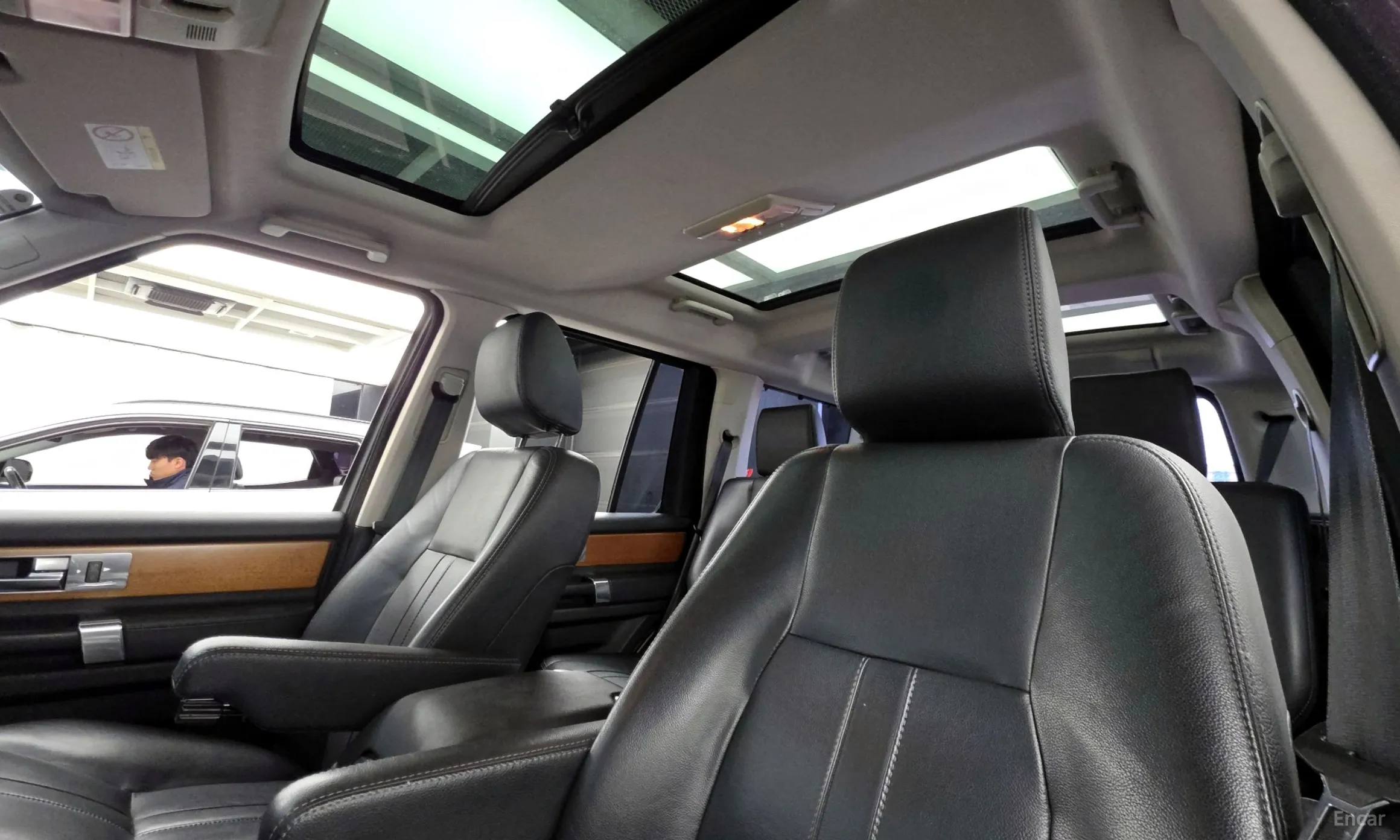 Land Rover Discovery 4 превью 19