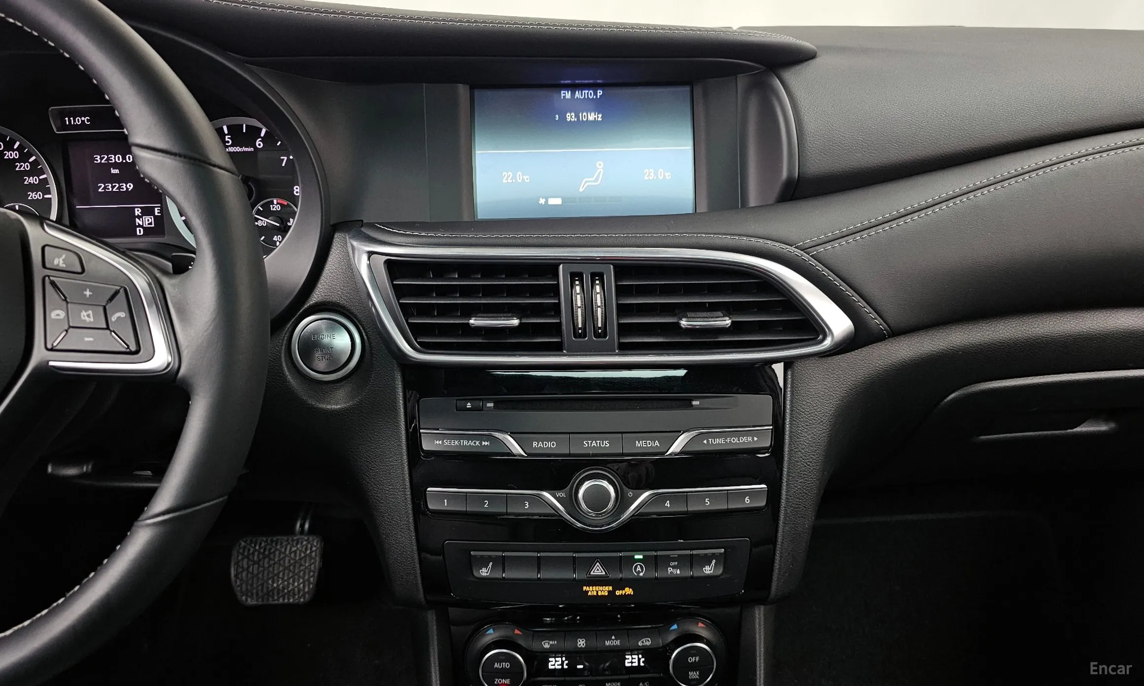 Infiniti Q30 превью 15