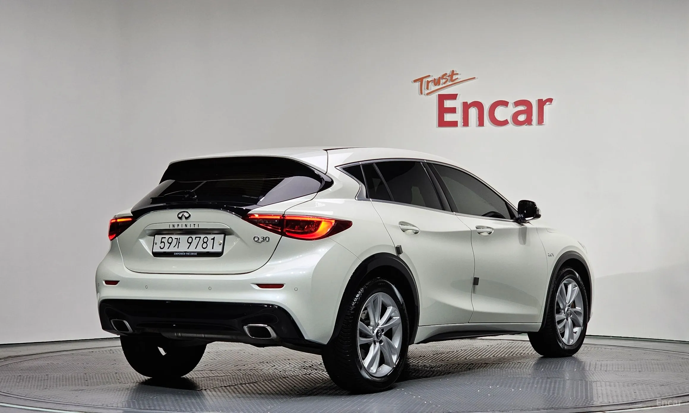 Infiniti Q30