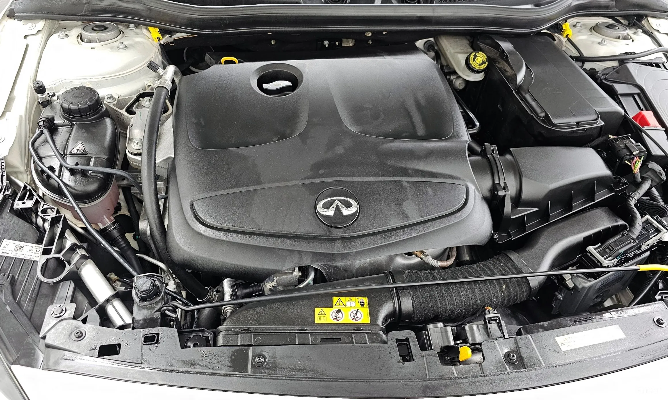 Infiniti Q30 превью 6