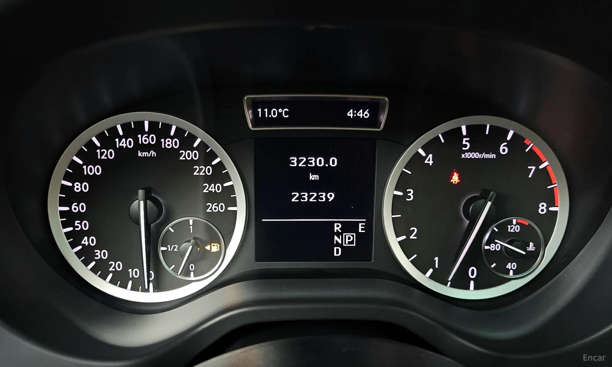 Infiniti Q30 превью 8