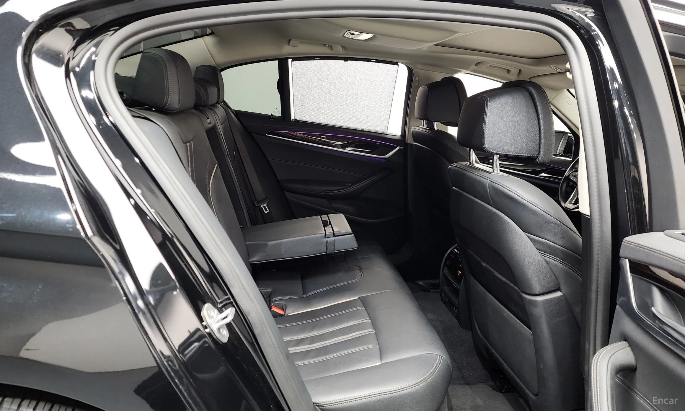 BMW 5 Series (G30) превью 12