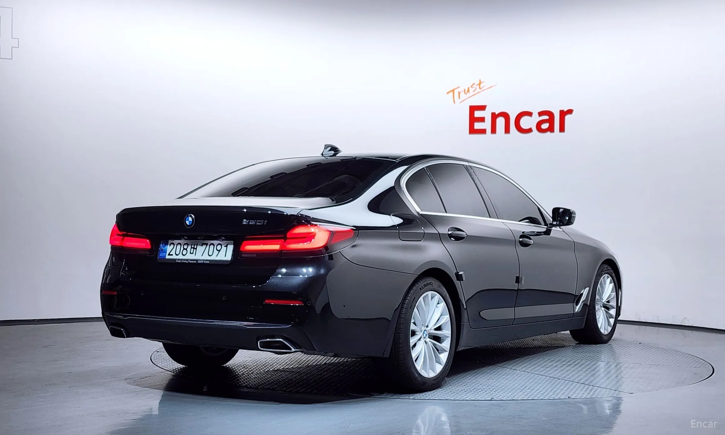 BMW 5 Series (G30) превью 2
