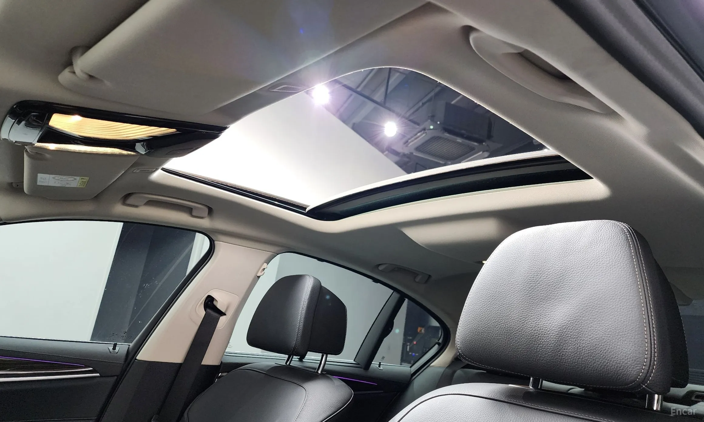 BMW 5 Series (G30) превью 19
