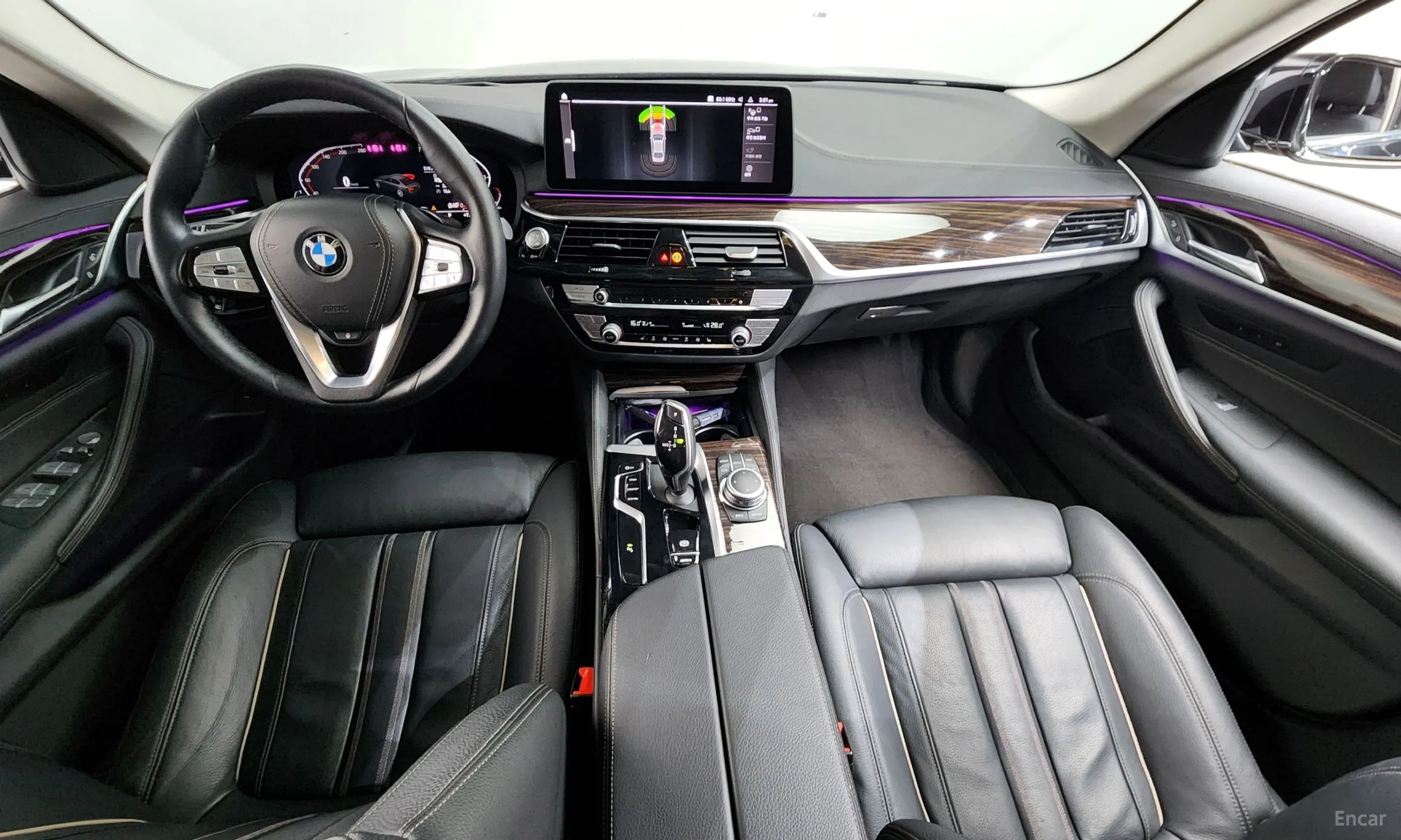 BMW 5 Series (G30) превью 7