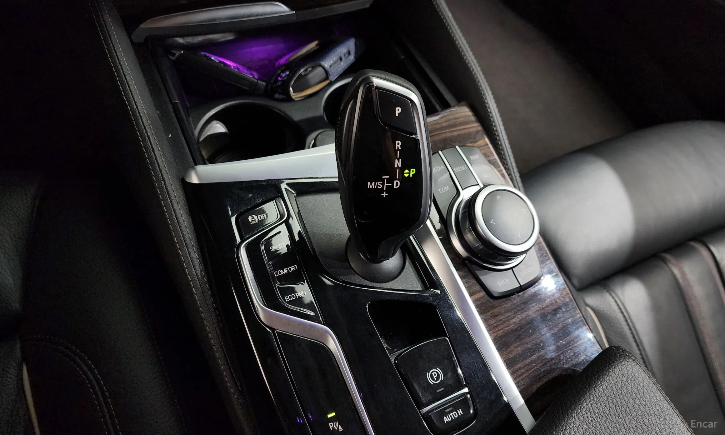 BMW 5 Series (G30) превью 9