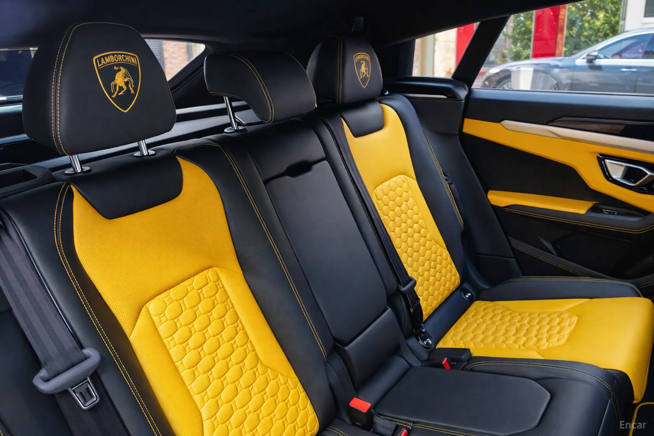 Lamborghini Urus превью 9