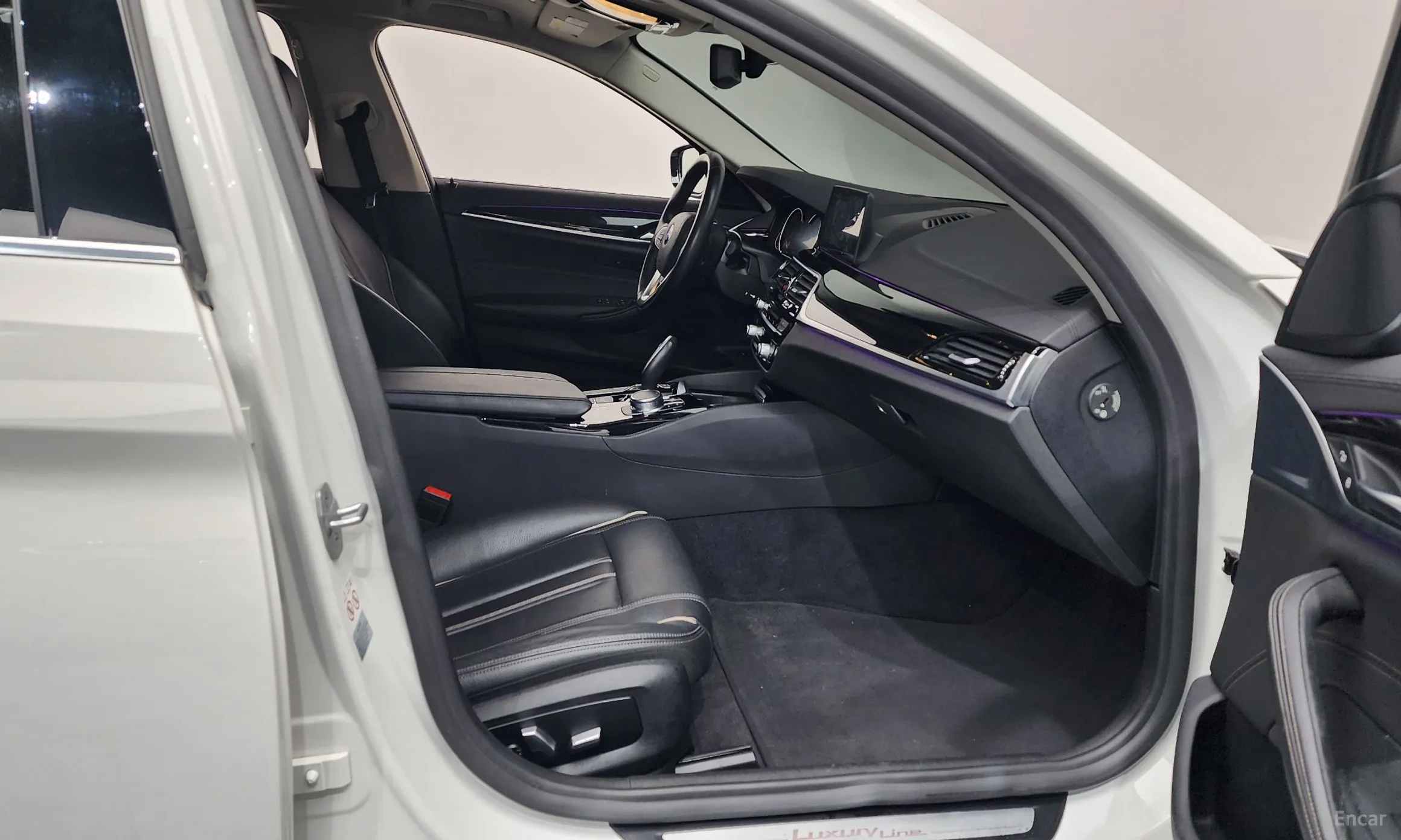 BMW 5 Series (G30) превью 11