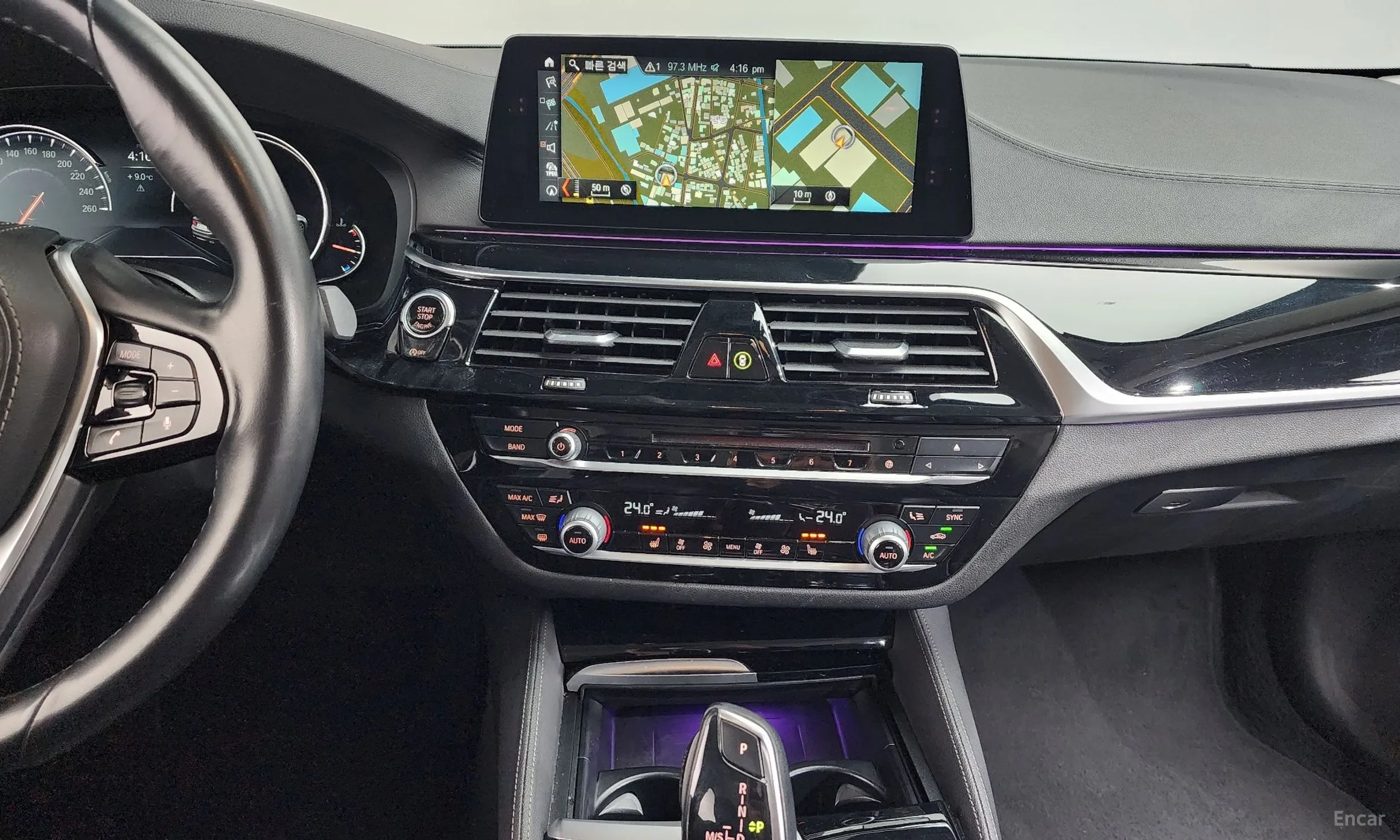 BMW 5 Series (G30) превью 14