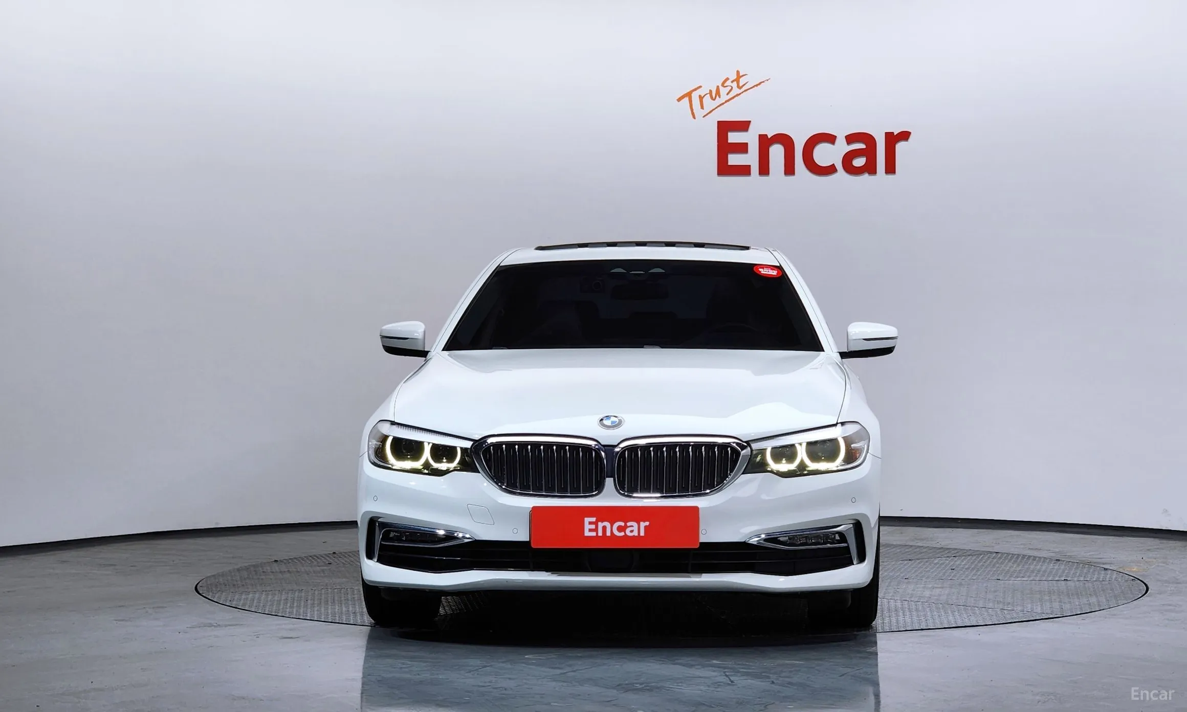 BMW 5 Series (G30) превью 3