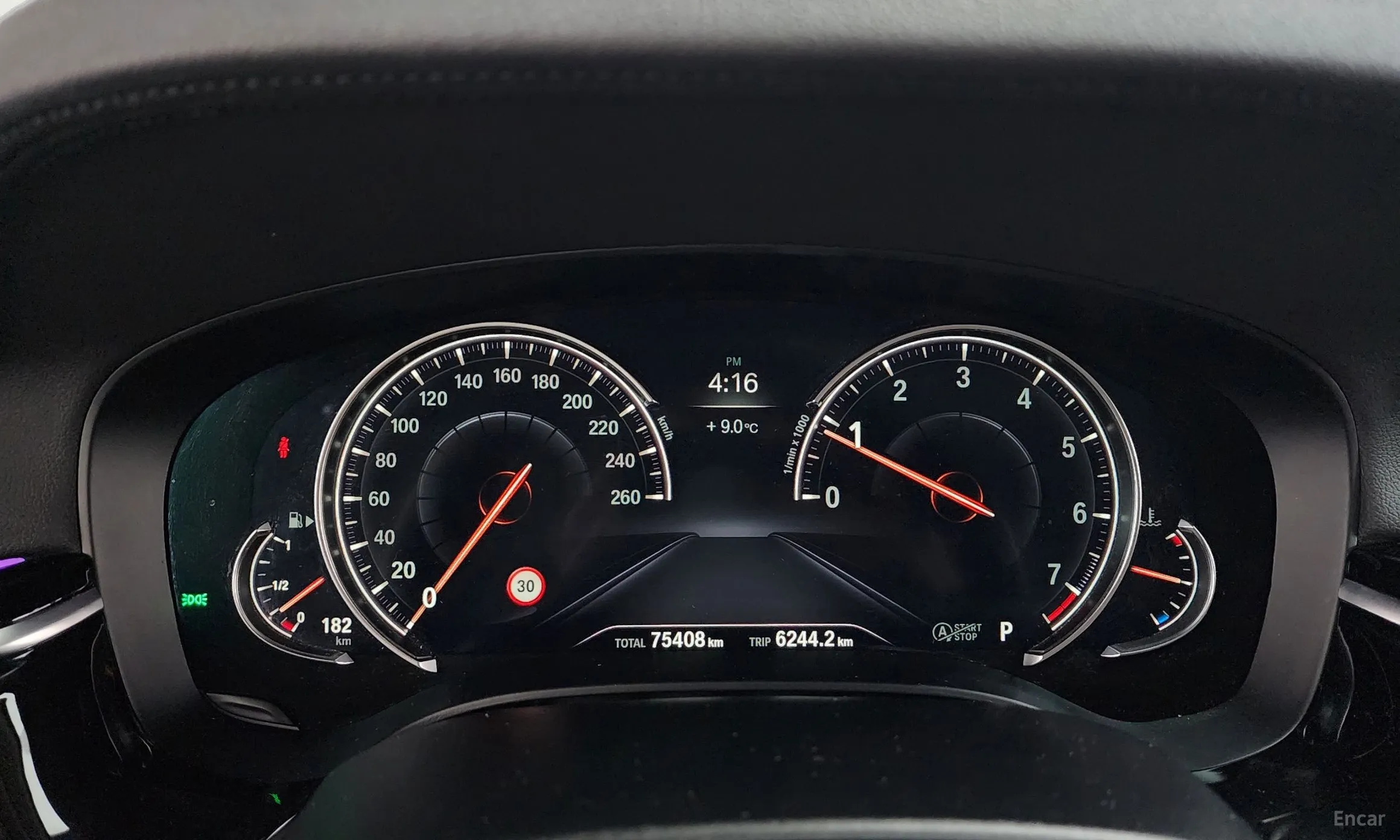 BMW 5 Series (G30) превью 8