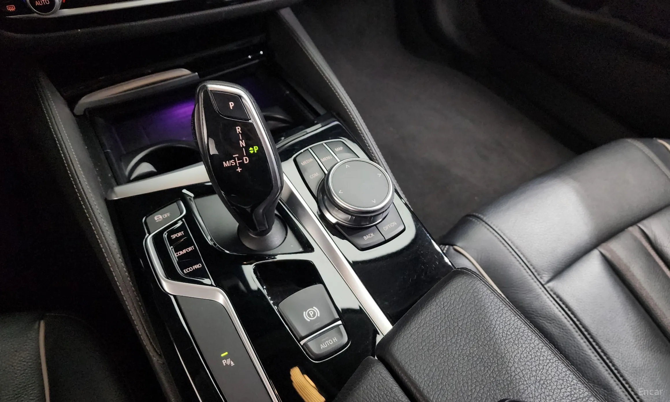 BMW 5 Series (G30) превью 9