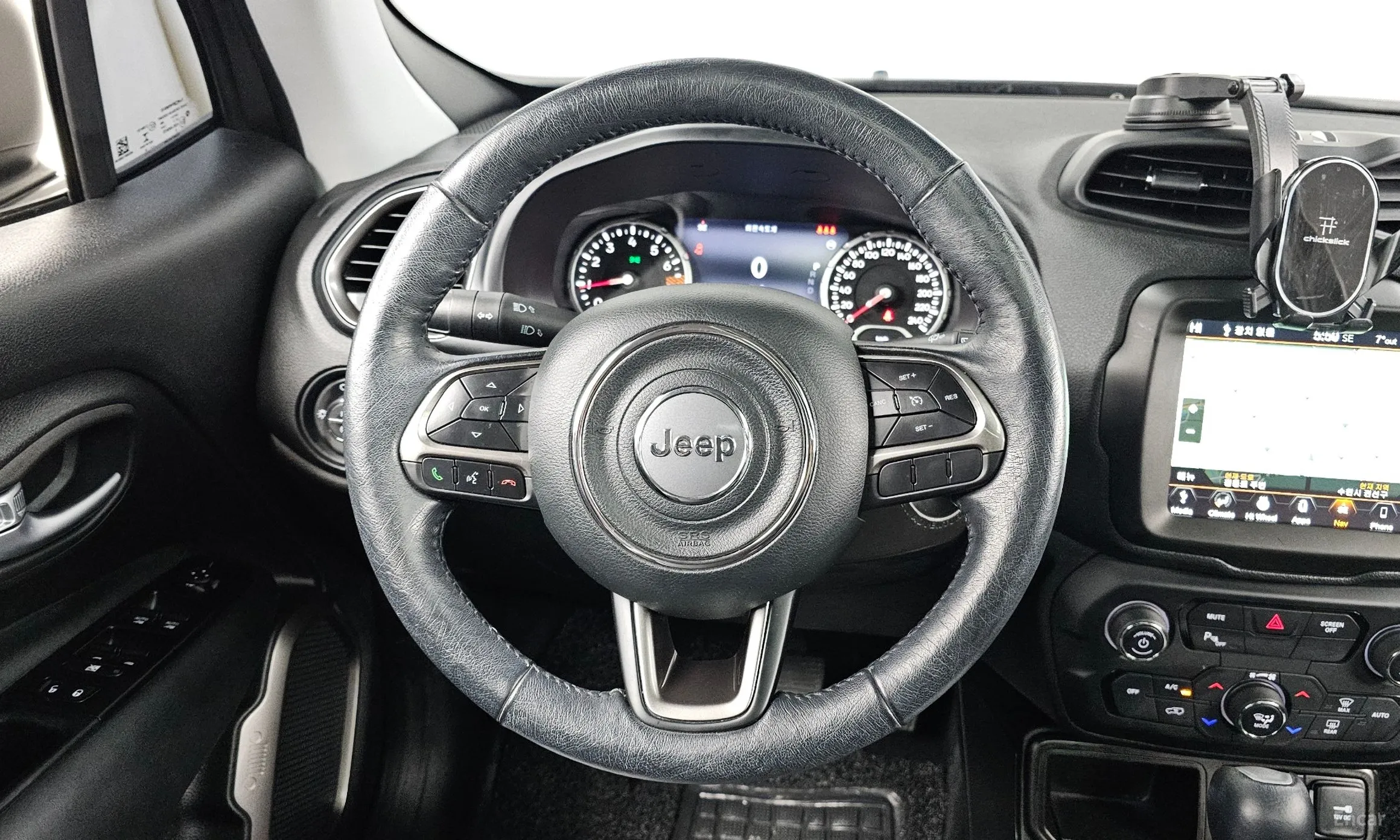 Jeep Renegade превью 13