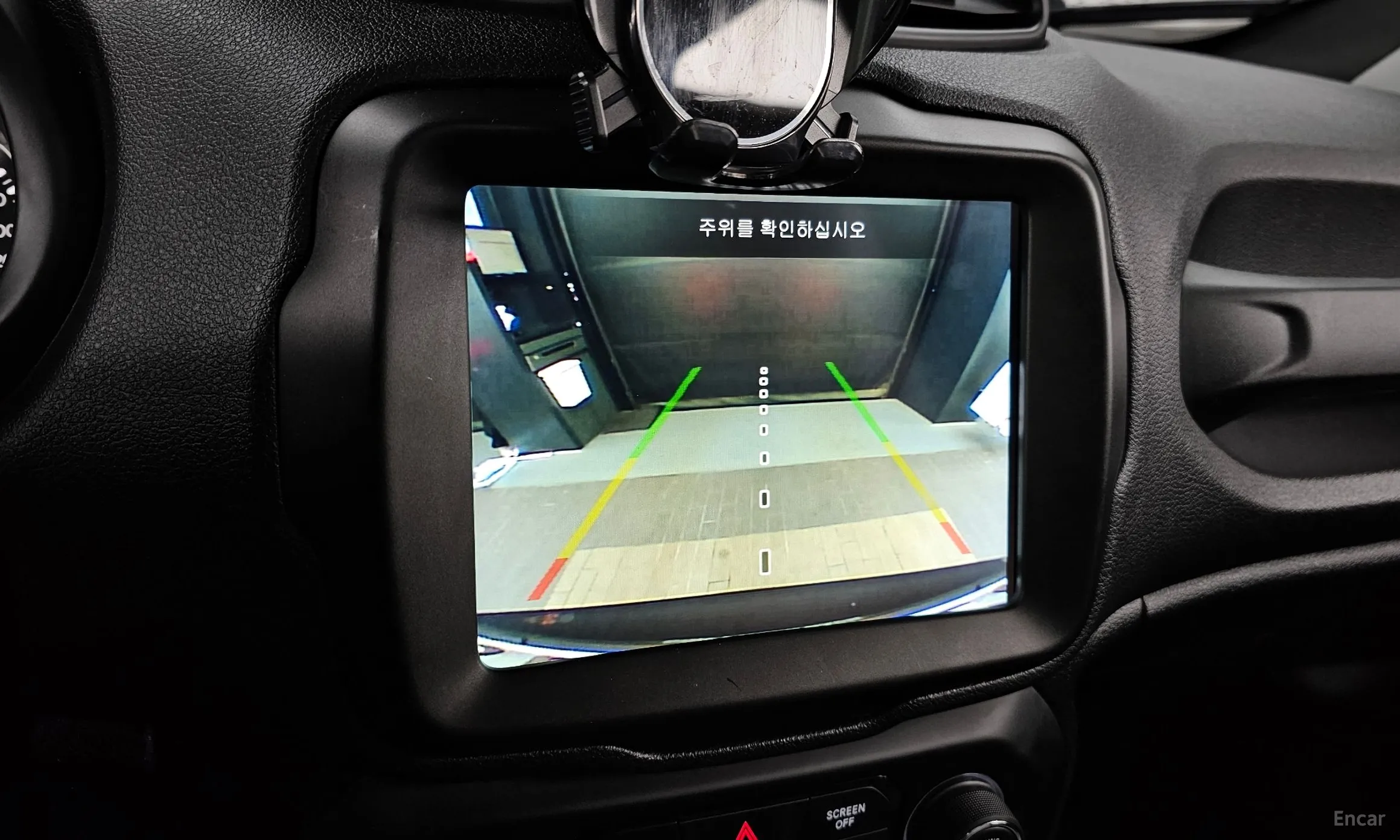 Jeep Renegade превью 15
