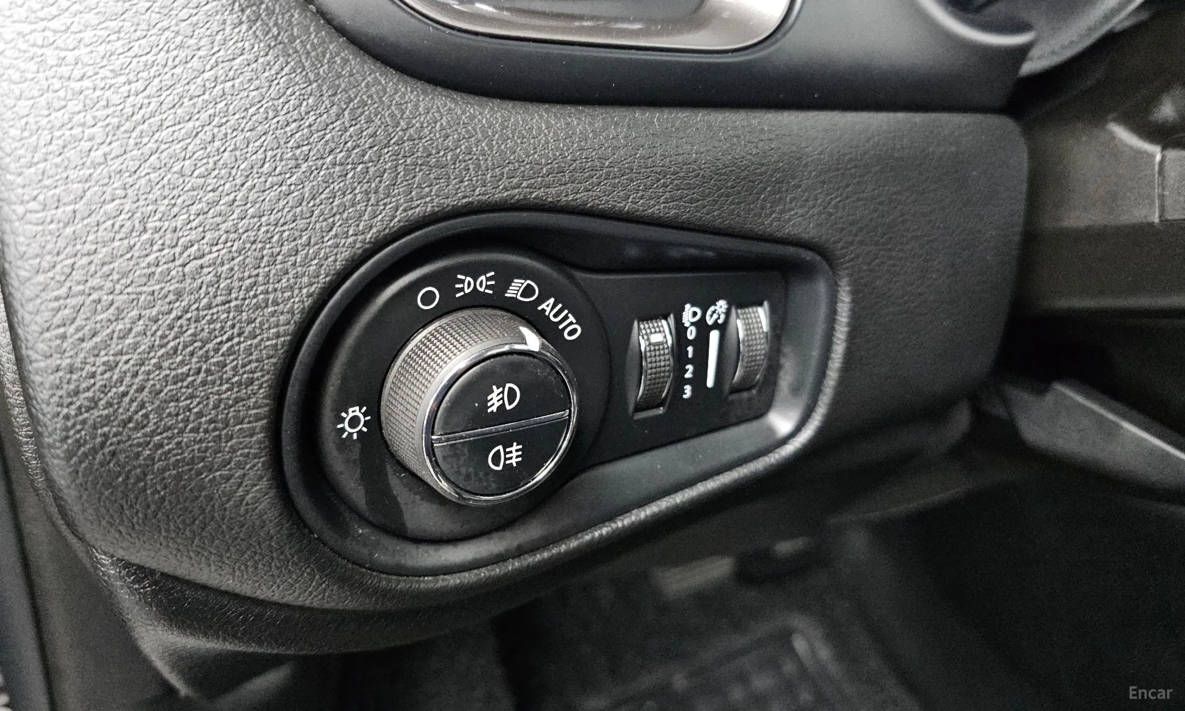 Jeep Renegade превью 19