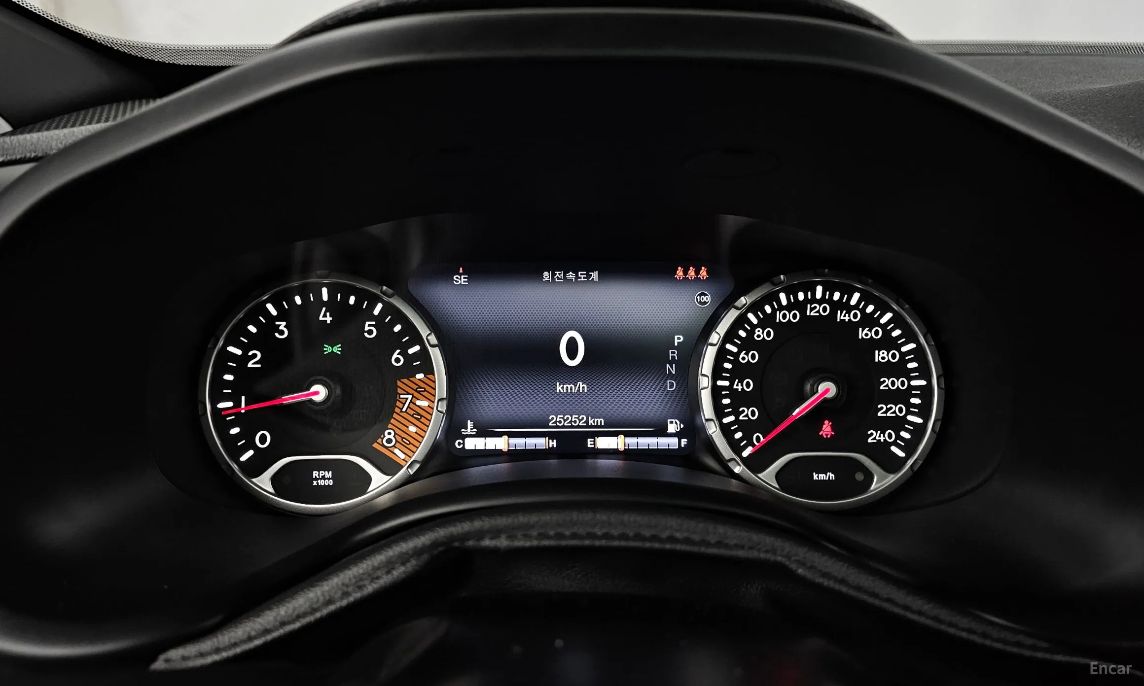 Jeep Renegade превью 8