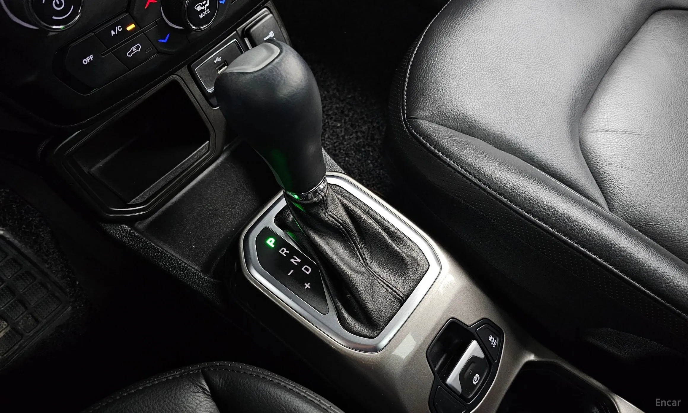 Jeep Renegade превью 9
