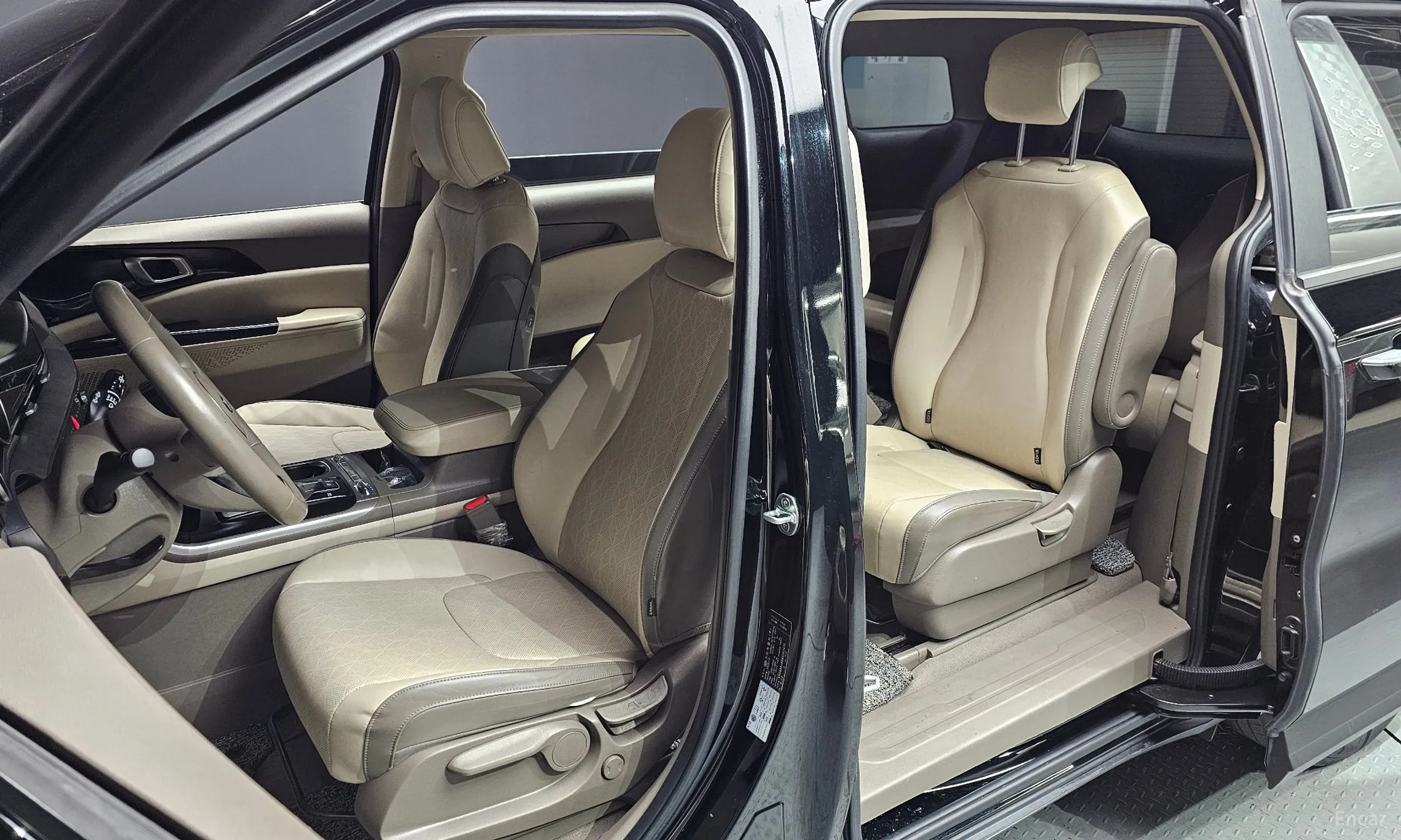 Kia Carnival Gen 4 превью 10