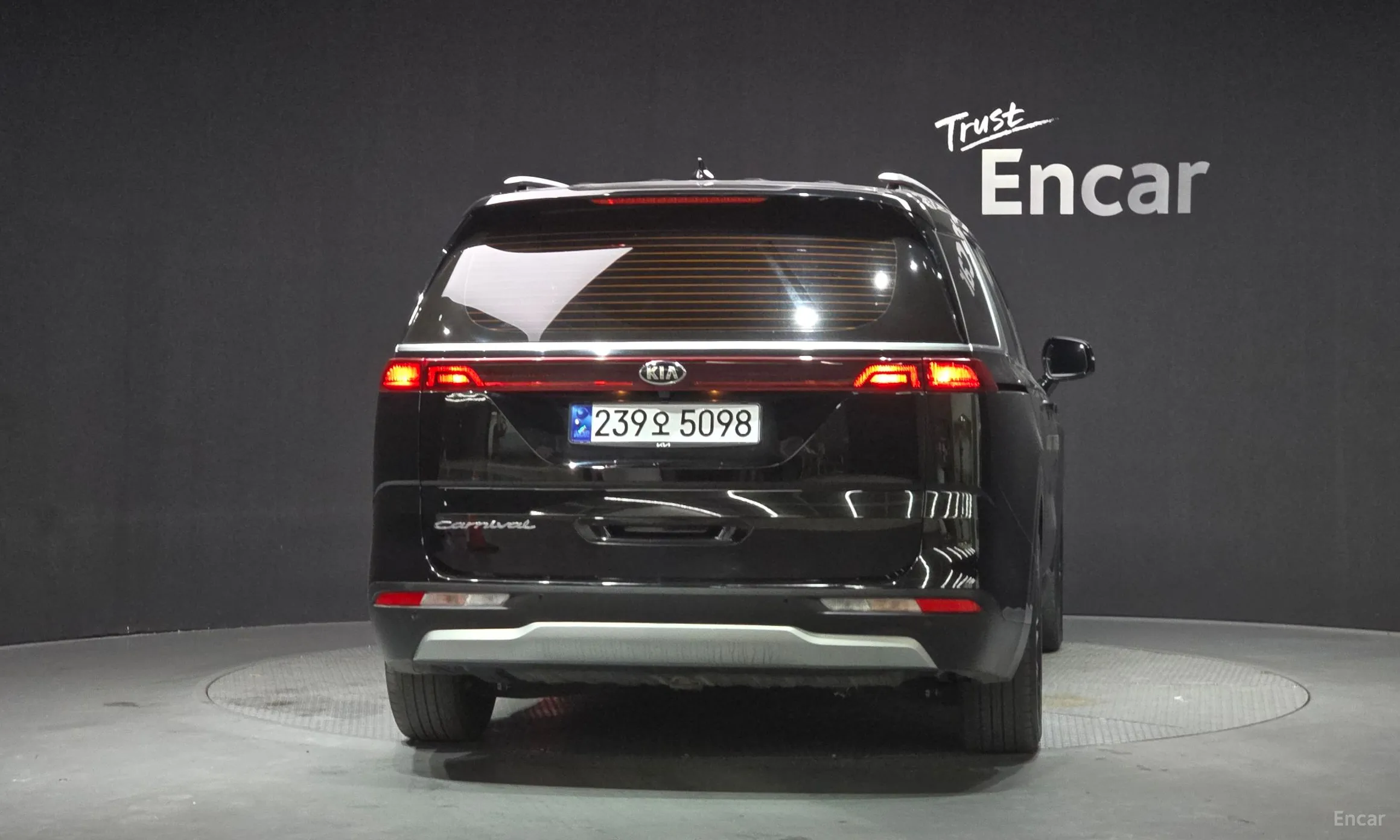 Kia Carnival Gen 4 превью 4