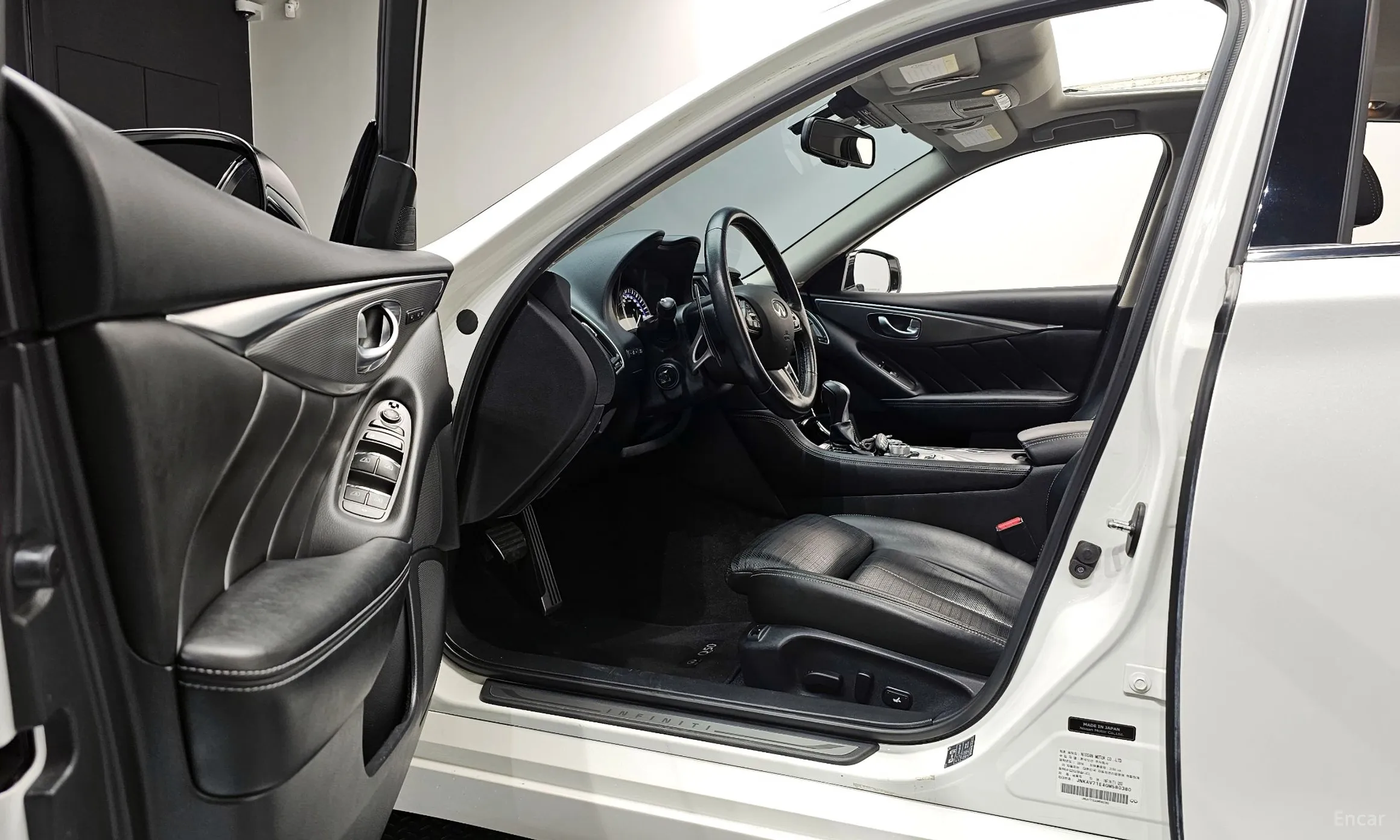 Infiniti Q50 превью 10