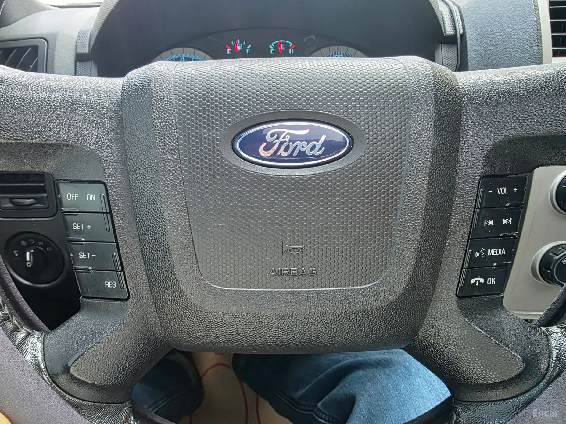 Ford Escape превью 19
