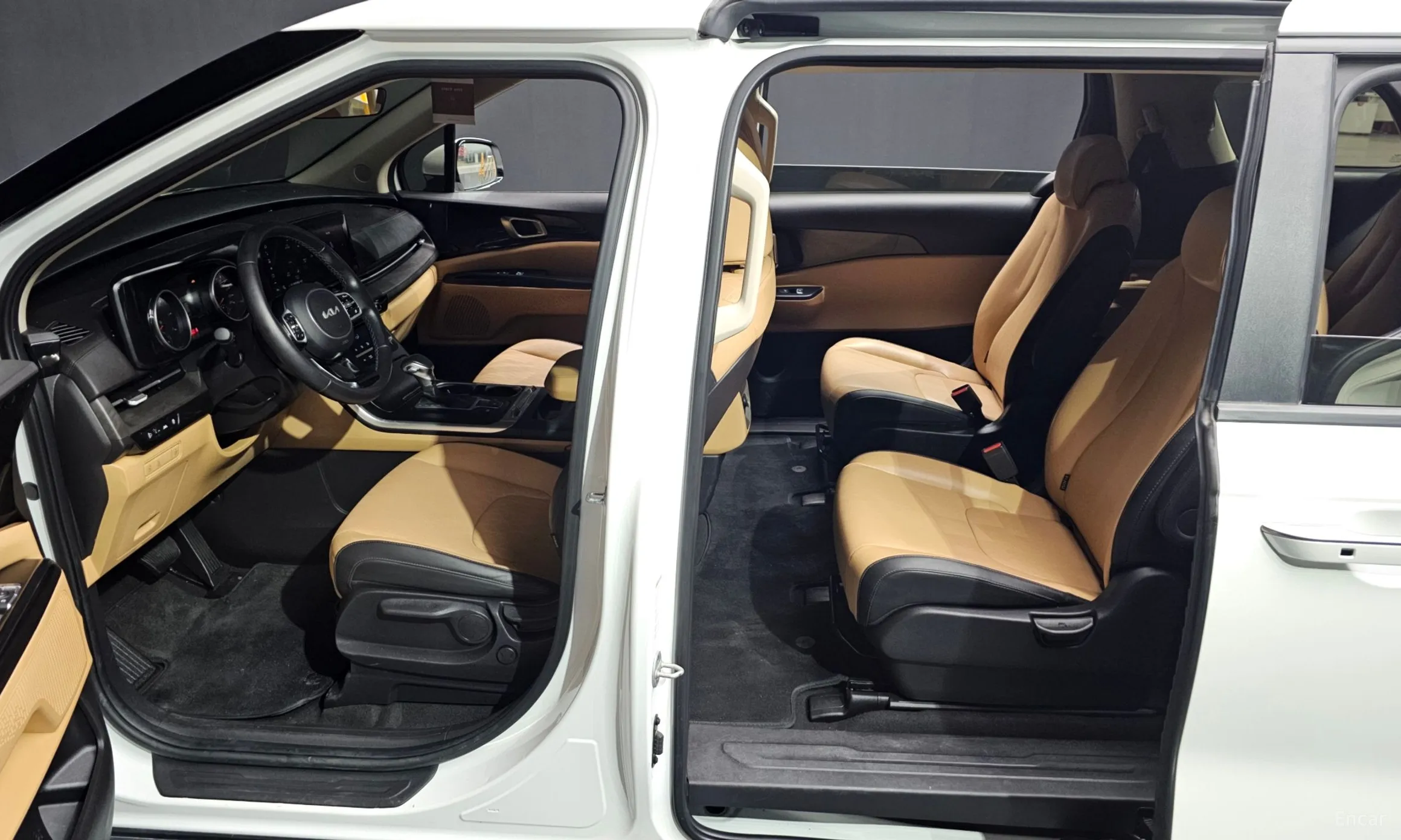 Kia Carnival Gen 4 превью 10