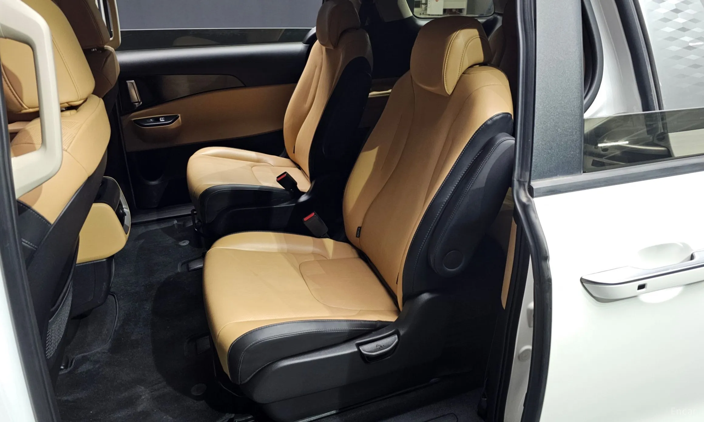 Kia Carnival Gen 4 превью 11
