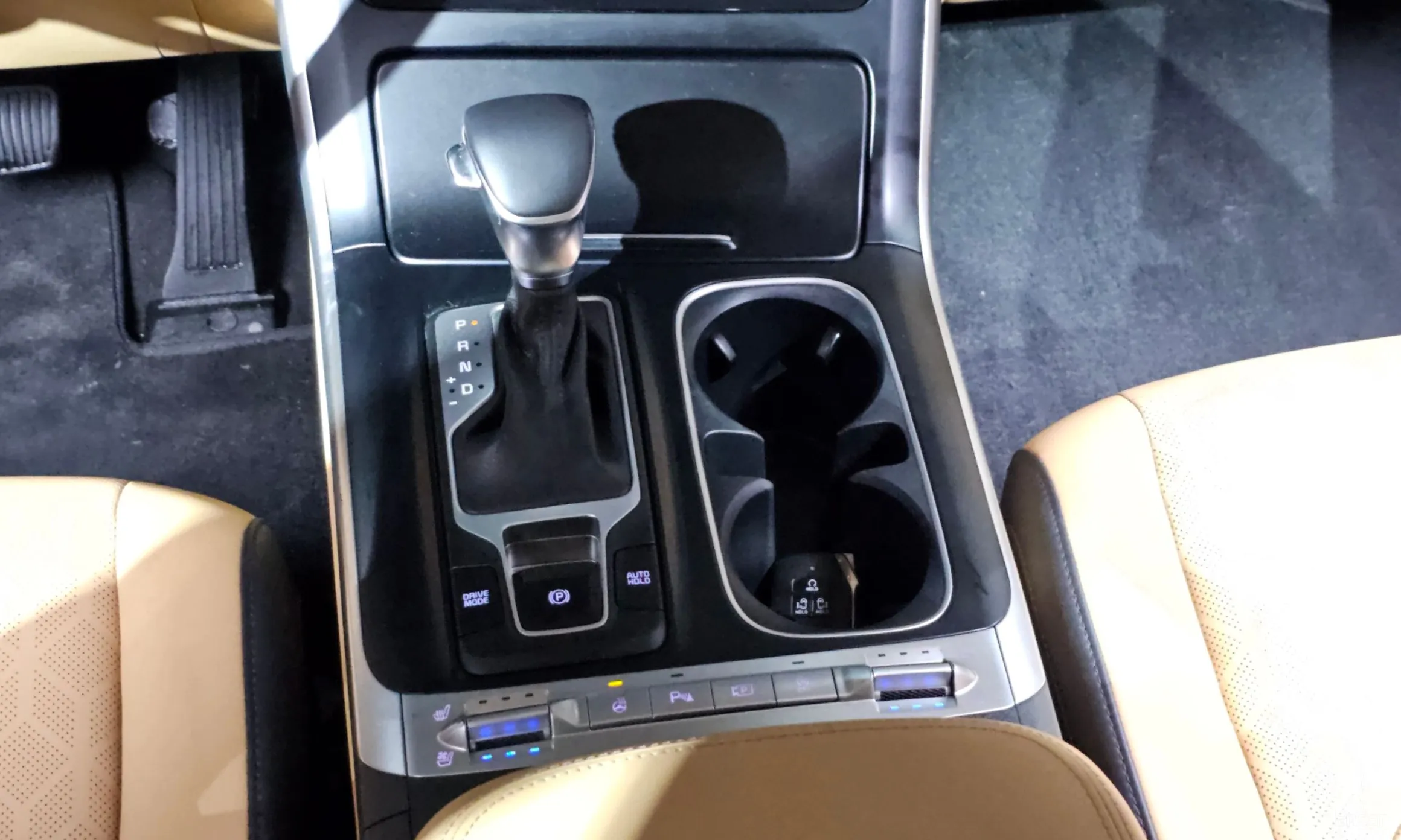 Kia Carnival Gen 4 превью 9