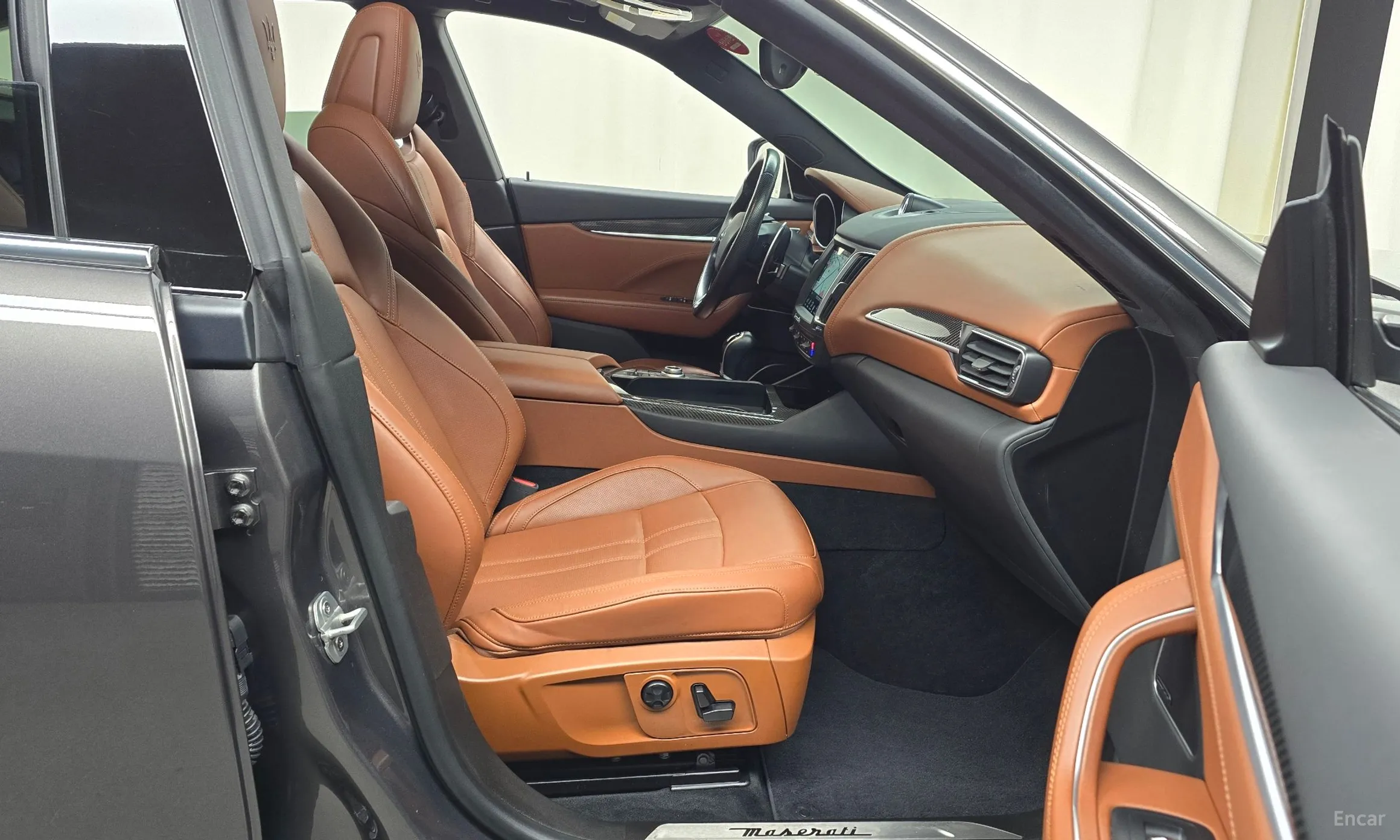 Maserati Levante превью 11