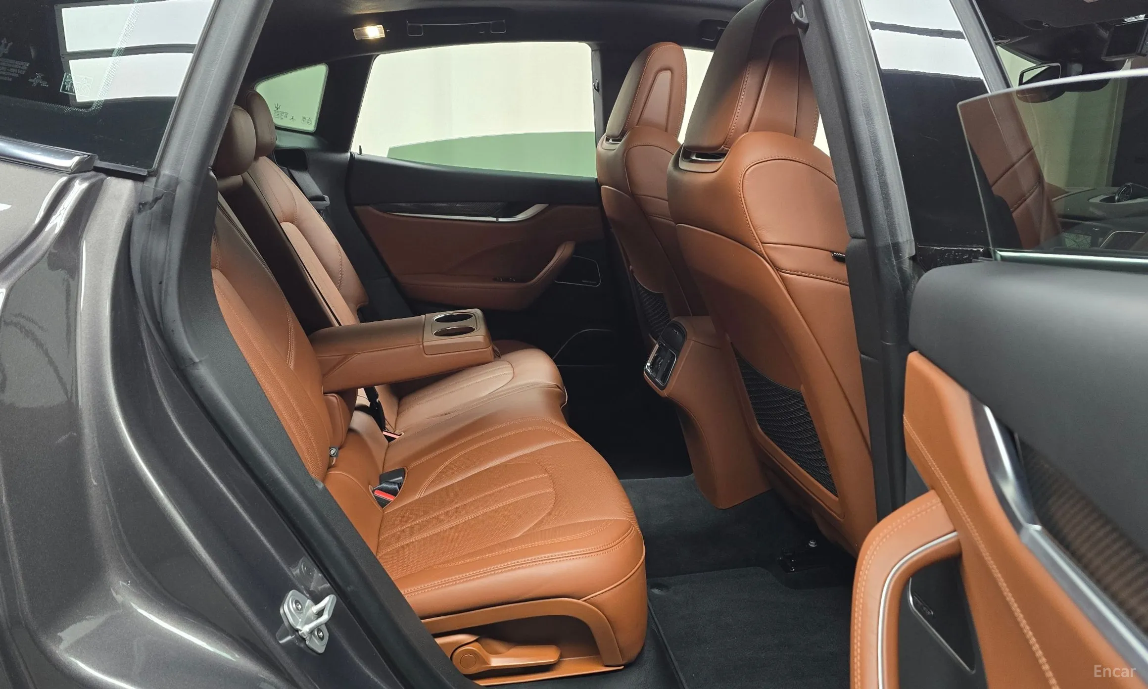 Maserati Levante превью 12