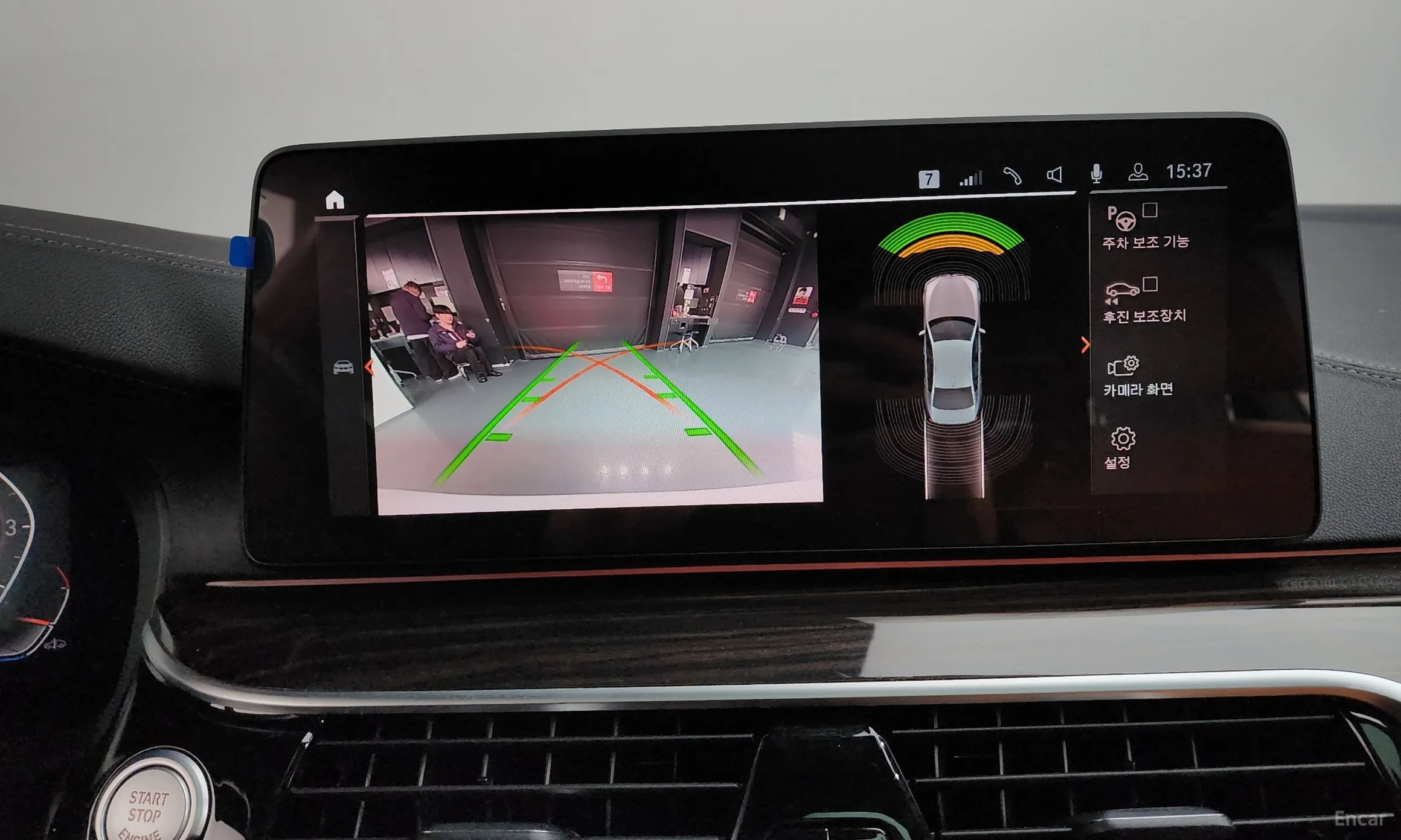 BMW 5 Series (G30) превью 15