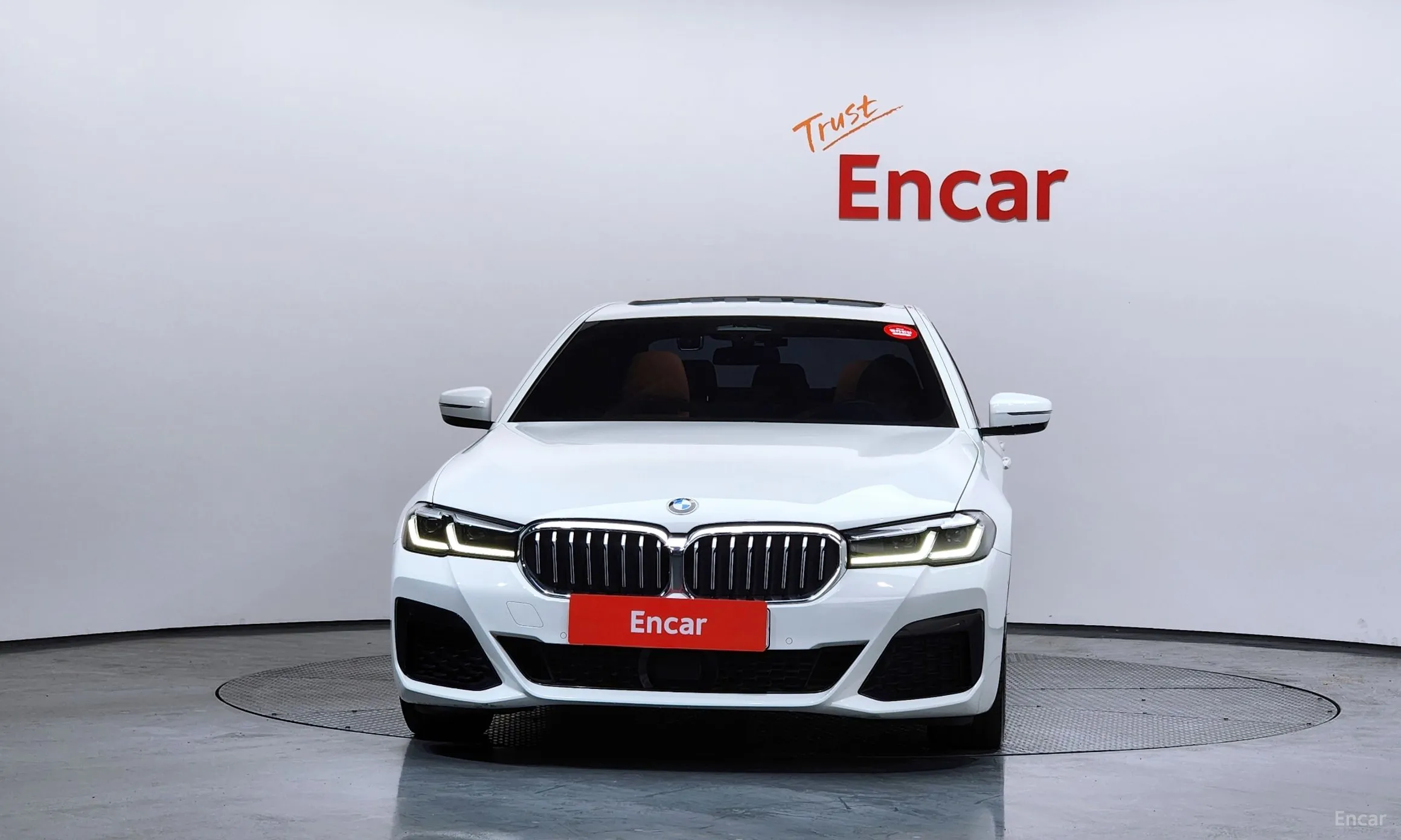 BMW 5 Series (G30) превью 3
