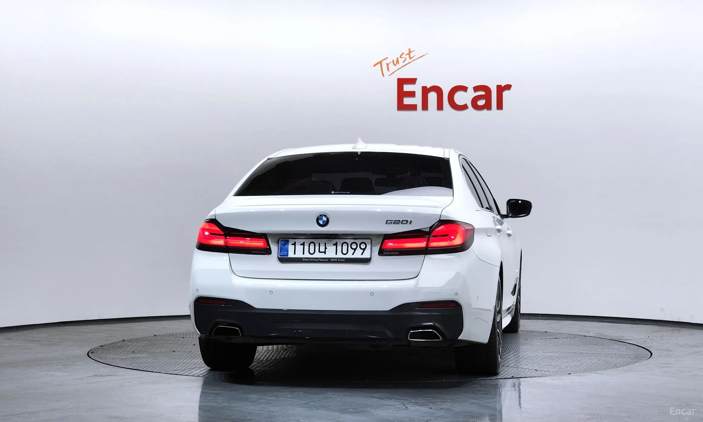 BMW 5 Series (G30) превью 4