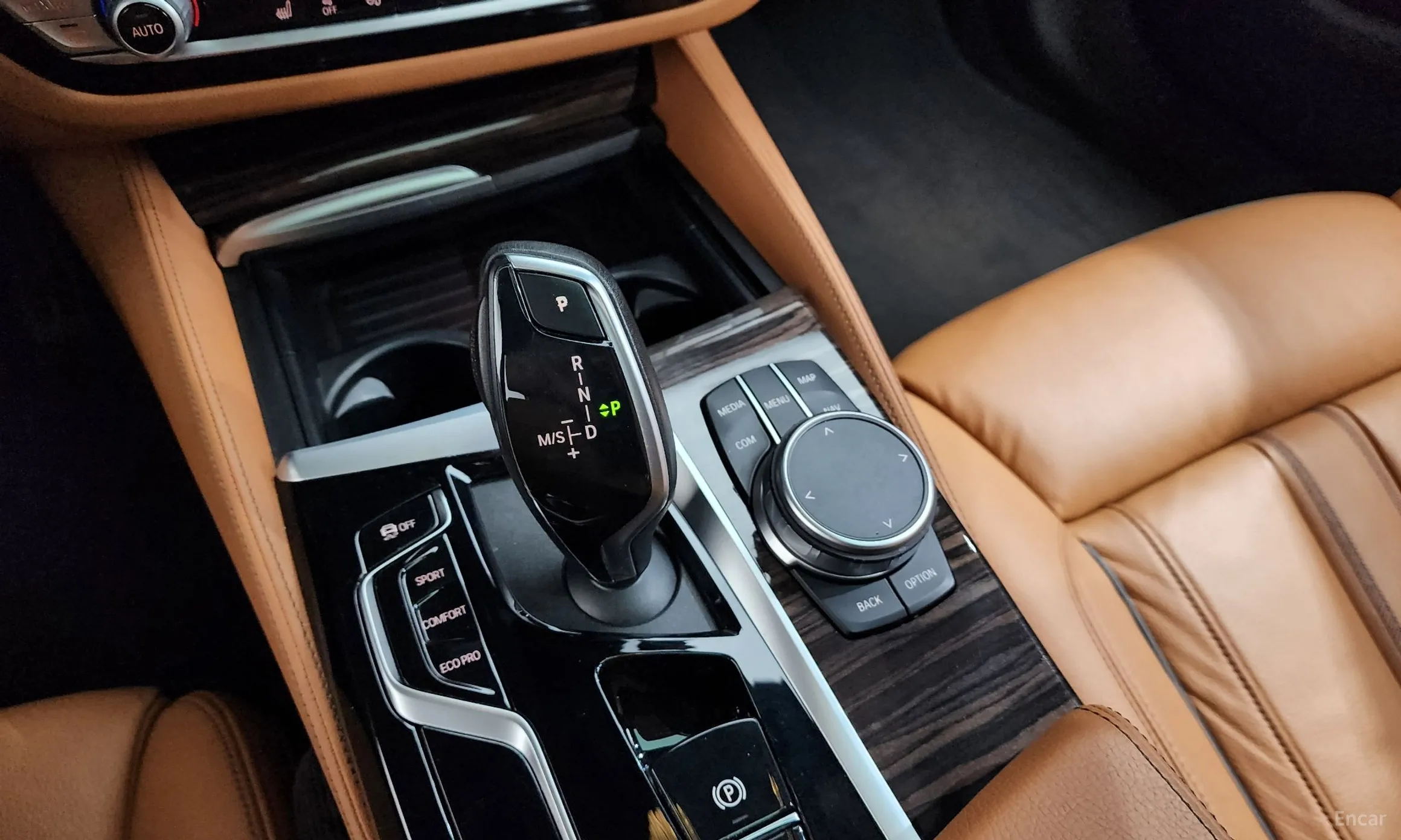 BMW 5 Series (G30) превью 9