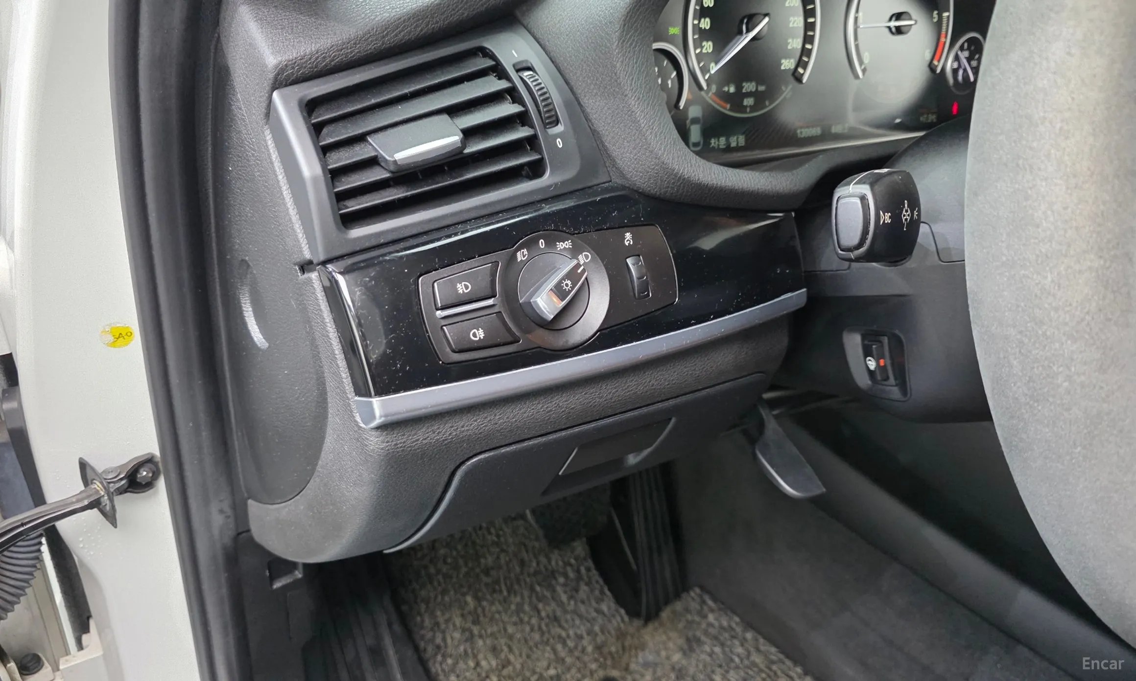 BMW X4 (F26) превью 14