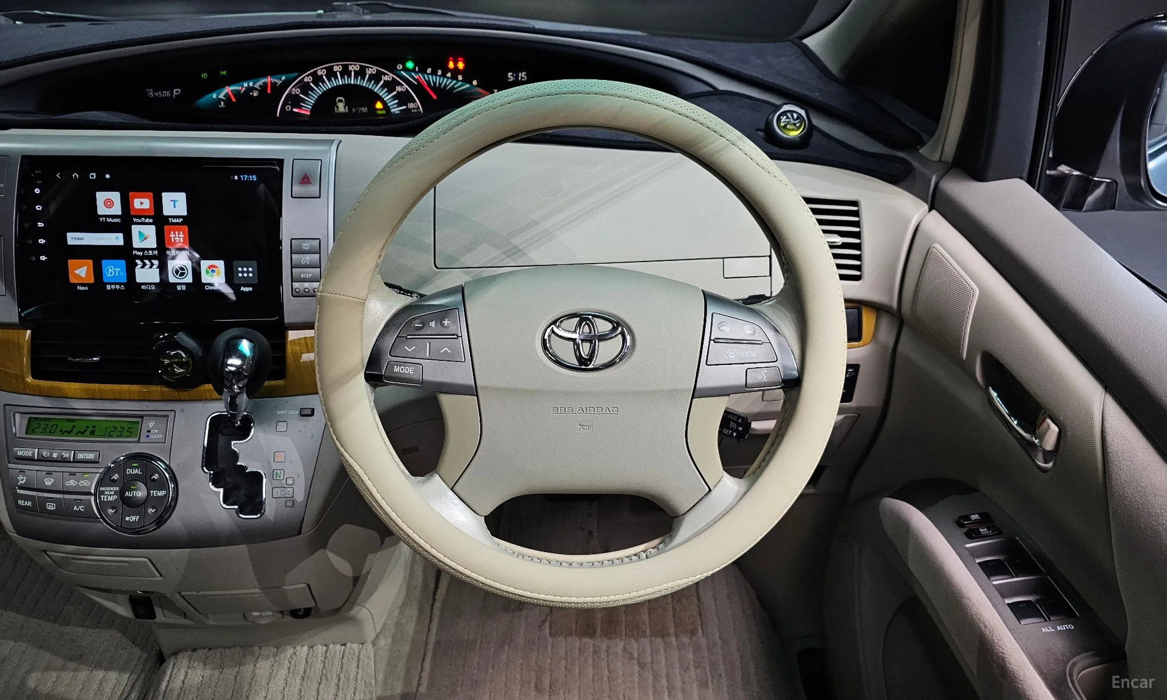 Toyota Estima превью 13
