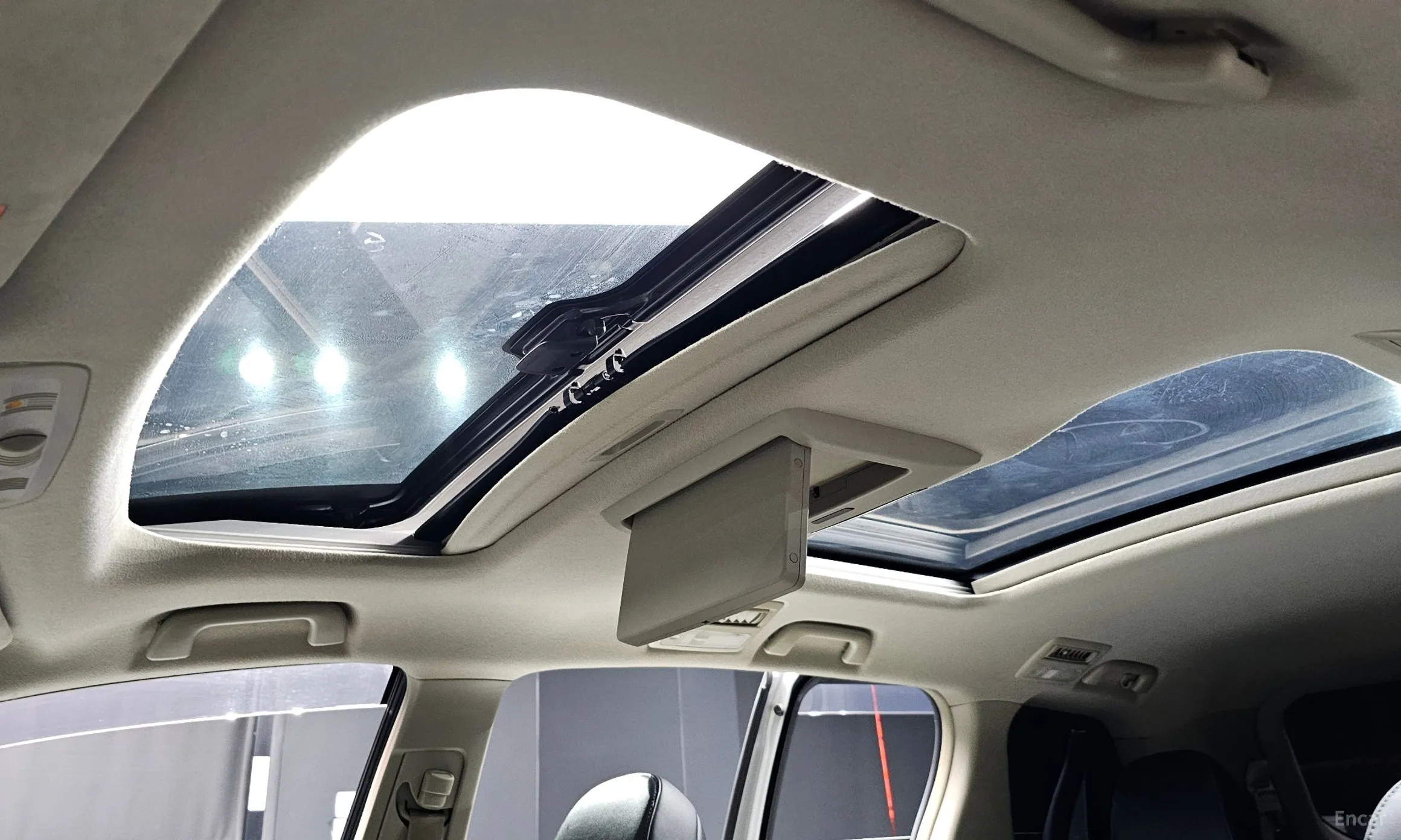 Toyota Estima превью 16