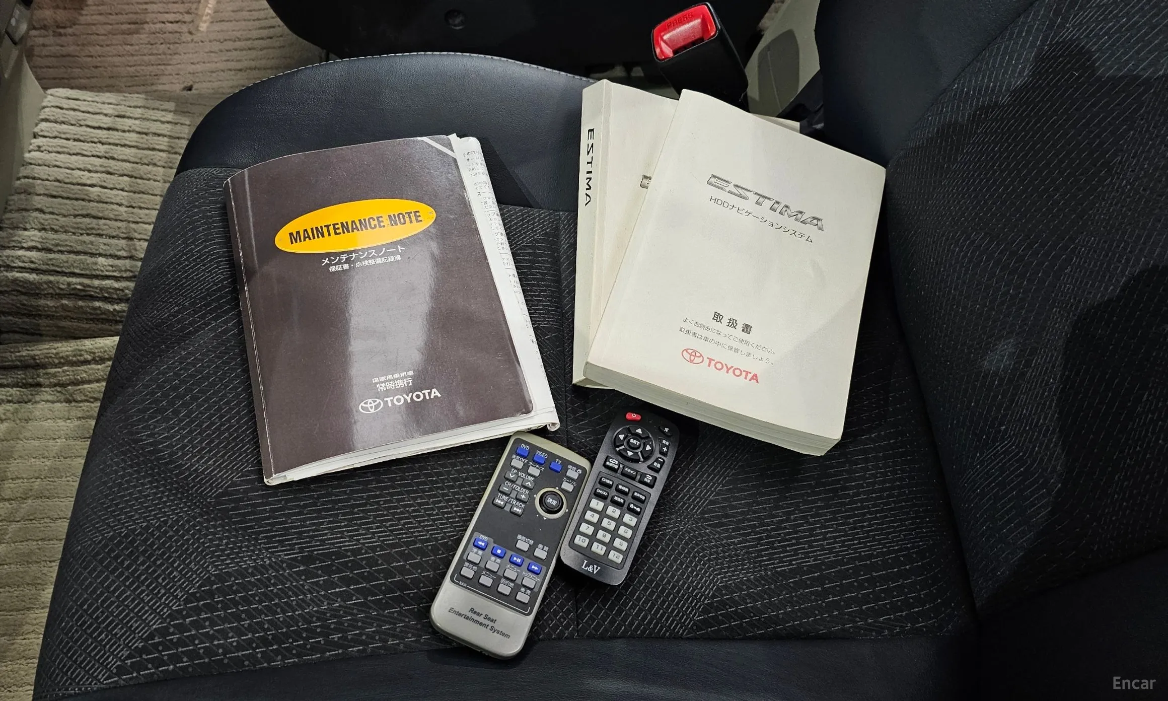 Toyota Estima превью 19