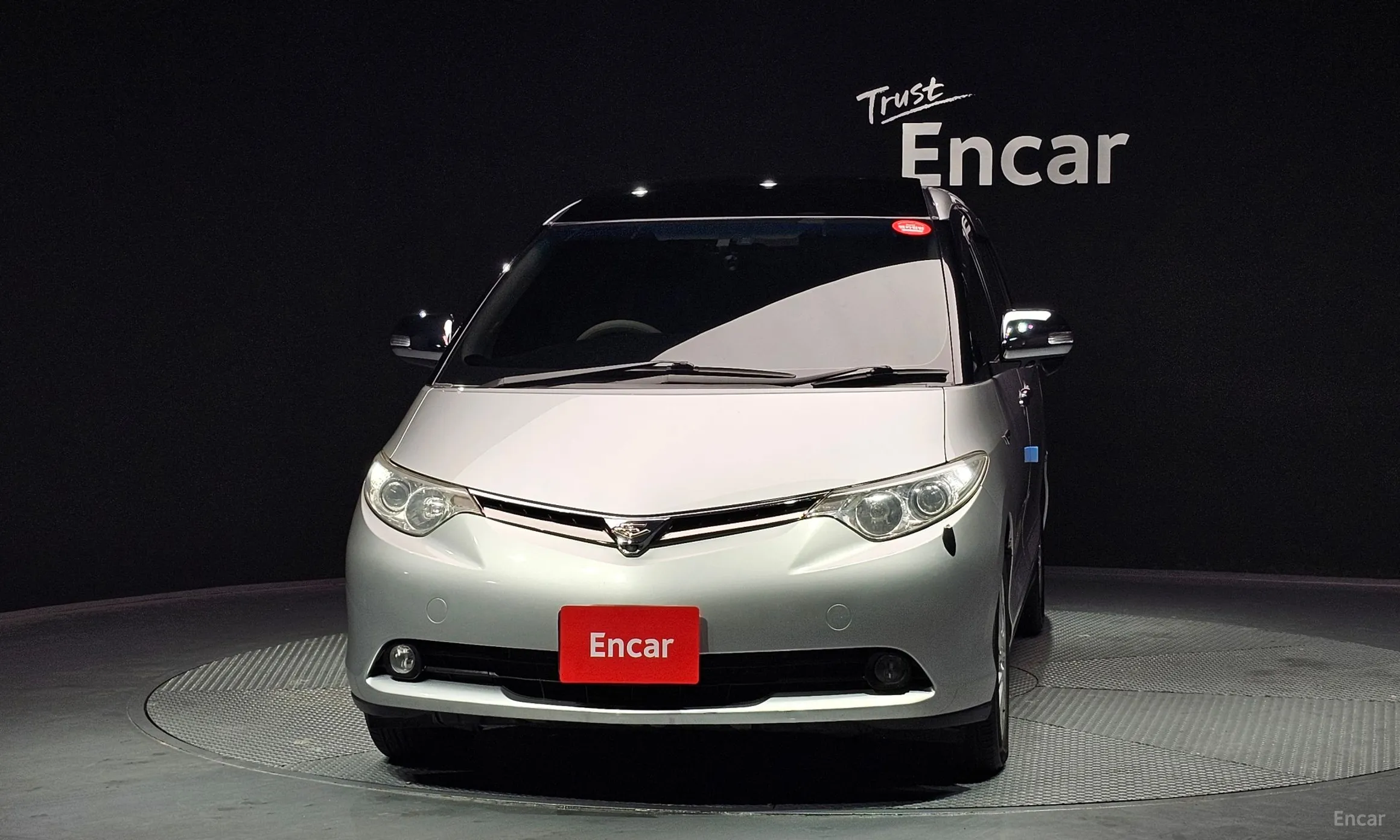 Toyota Estima превью 3