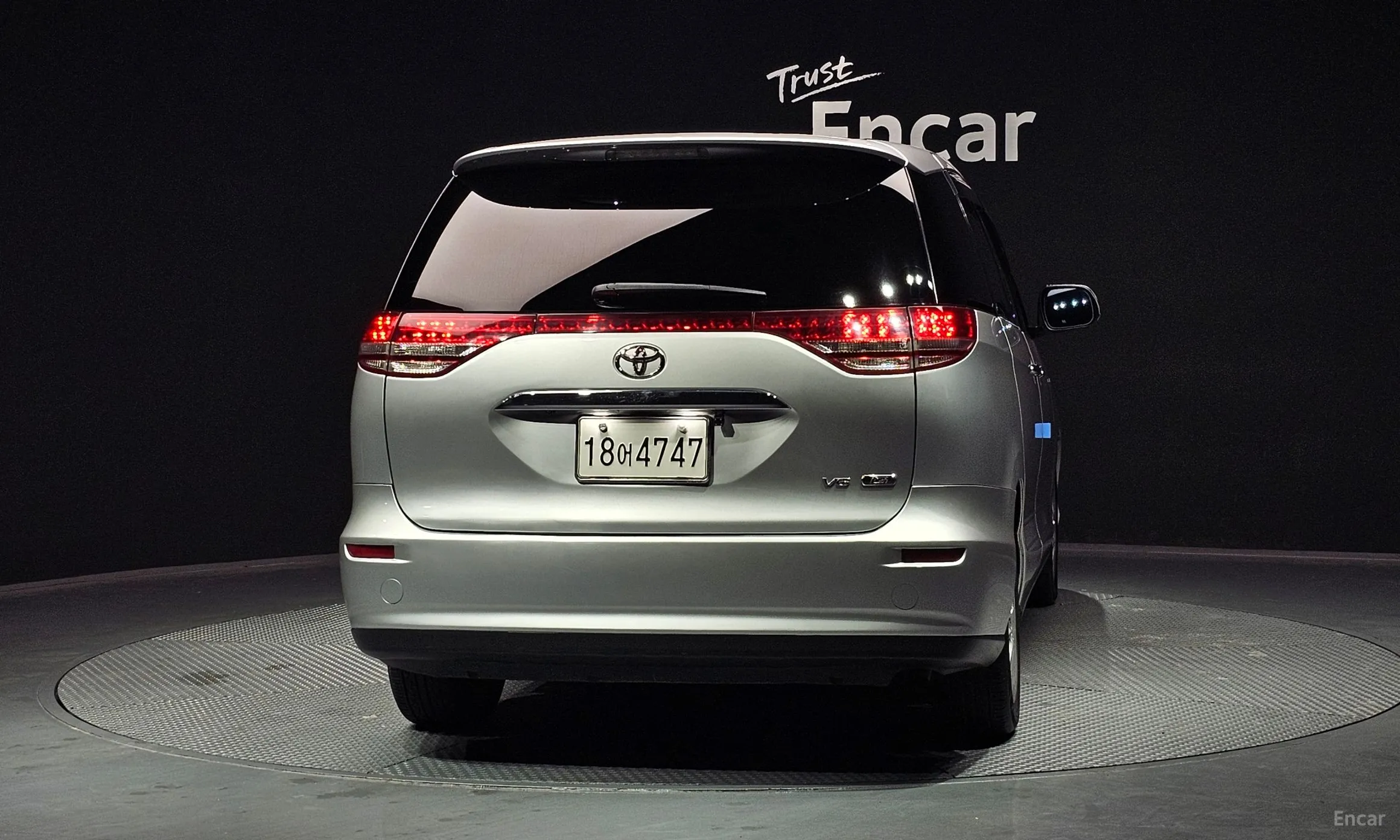 Toyota Estima превью 4