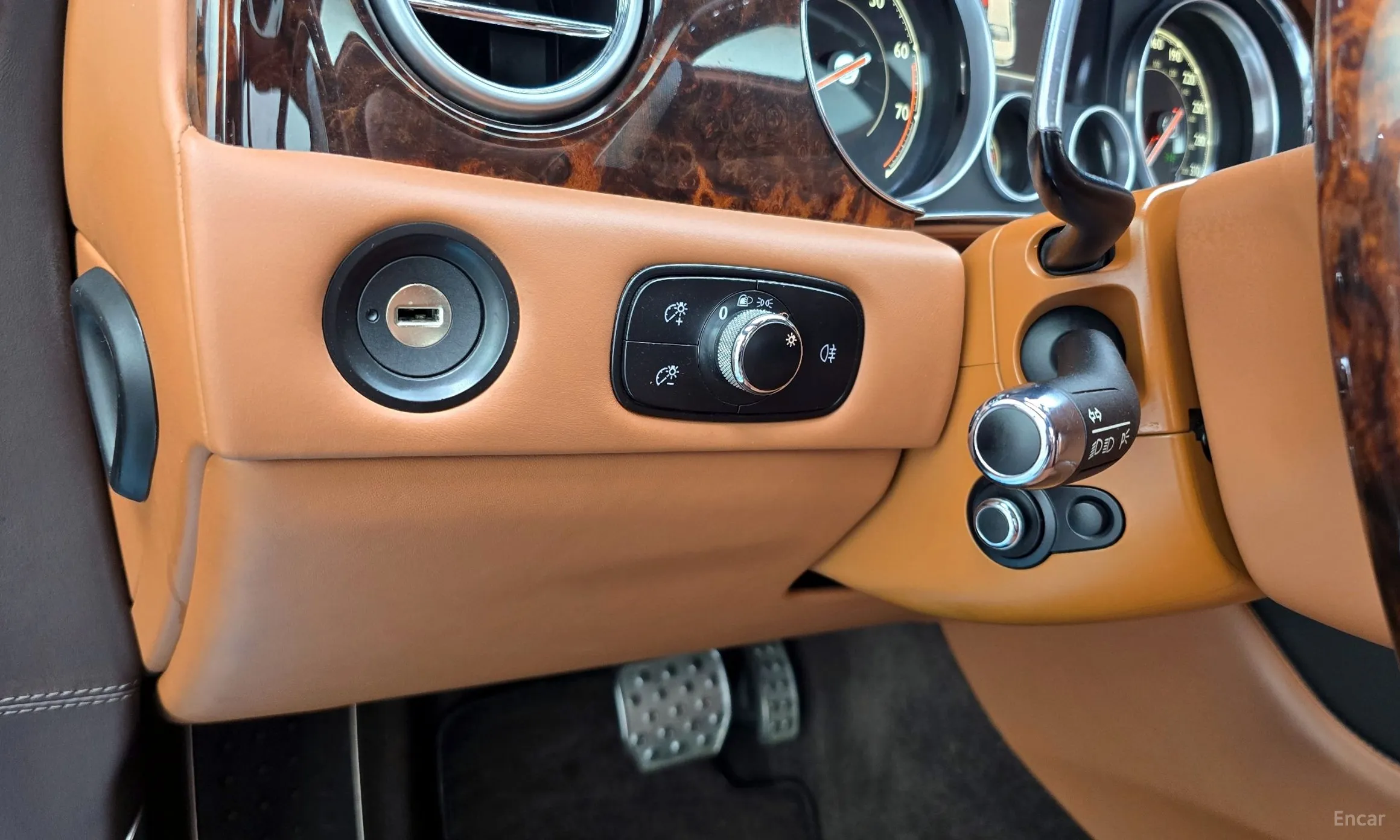 Bentley Flying Spur 2nd Generation превью 17