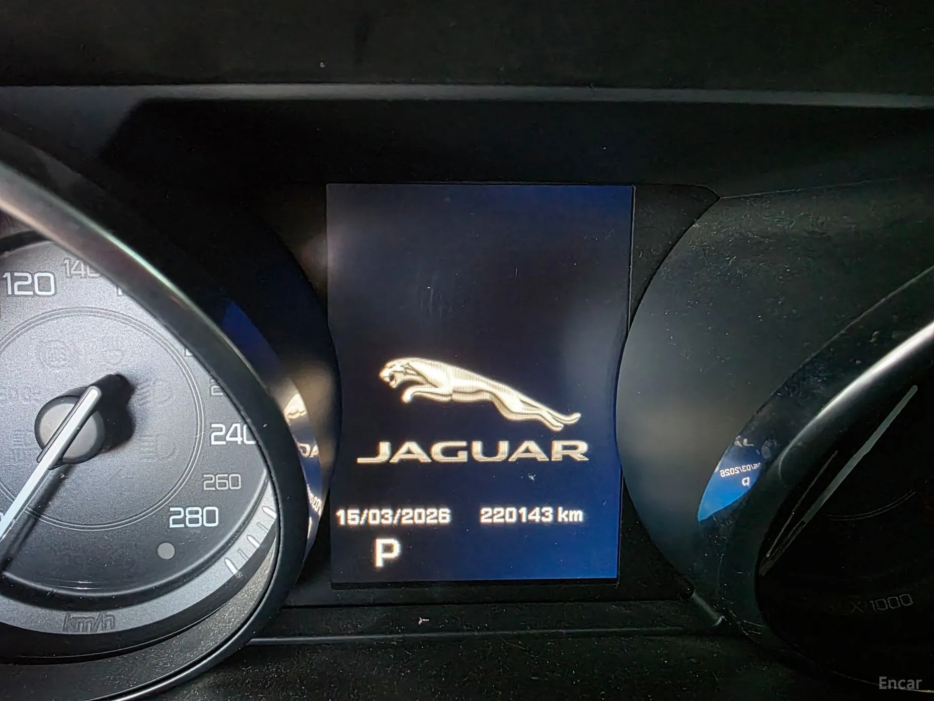 Jaguar XE превью 14