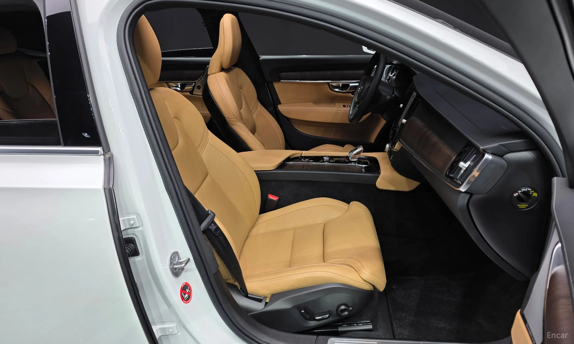 Volvo S90 превью 10