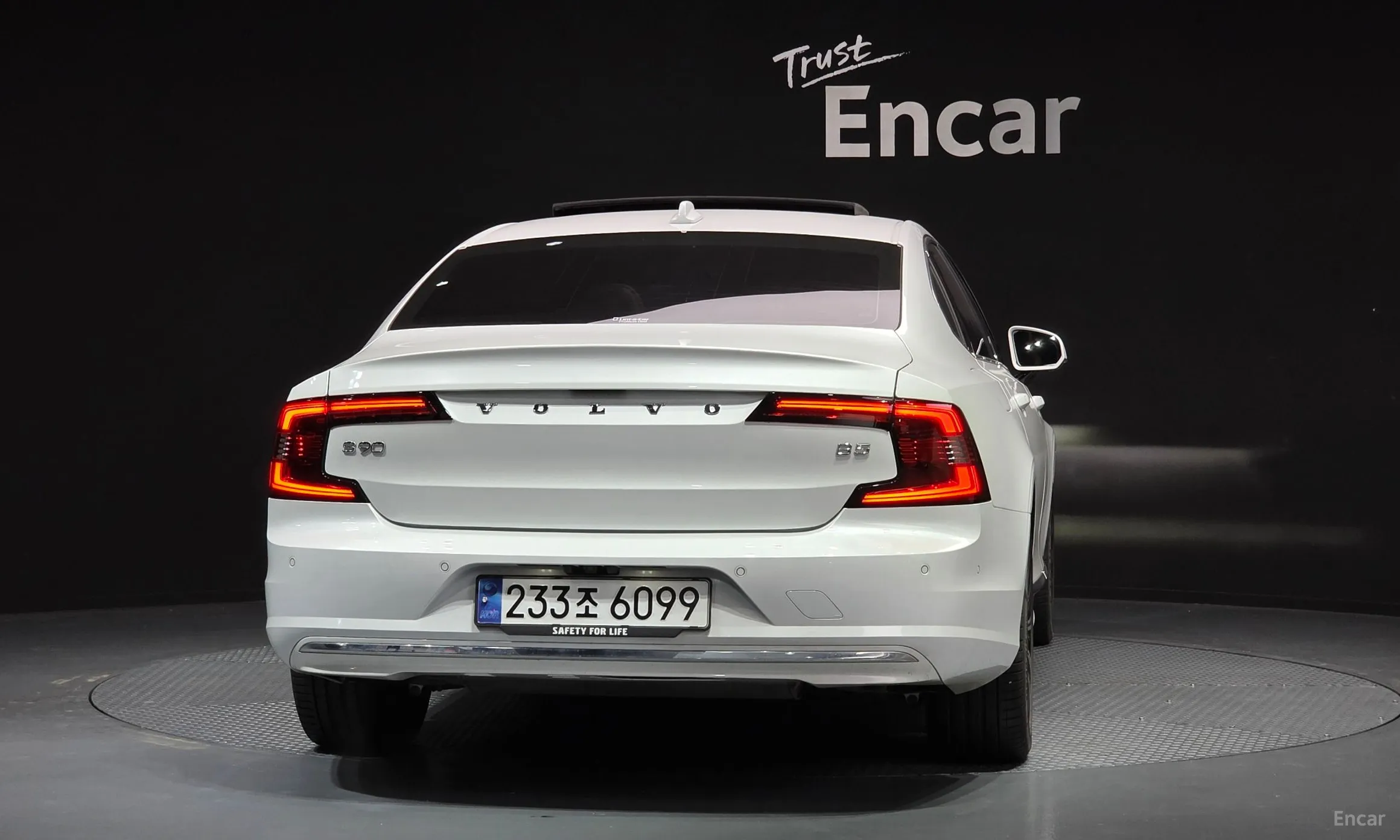 Volvo S90 превью 4