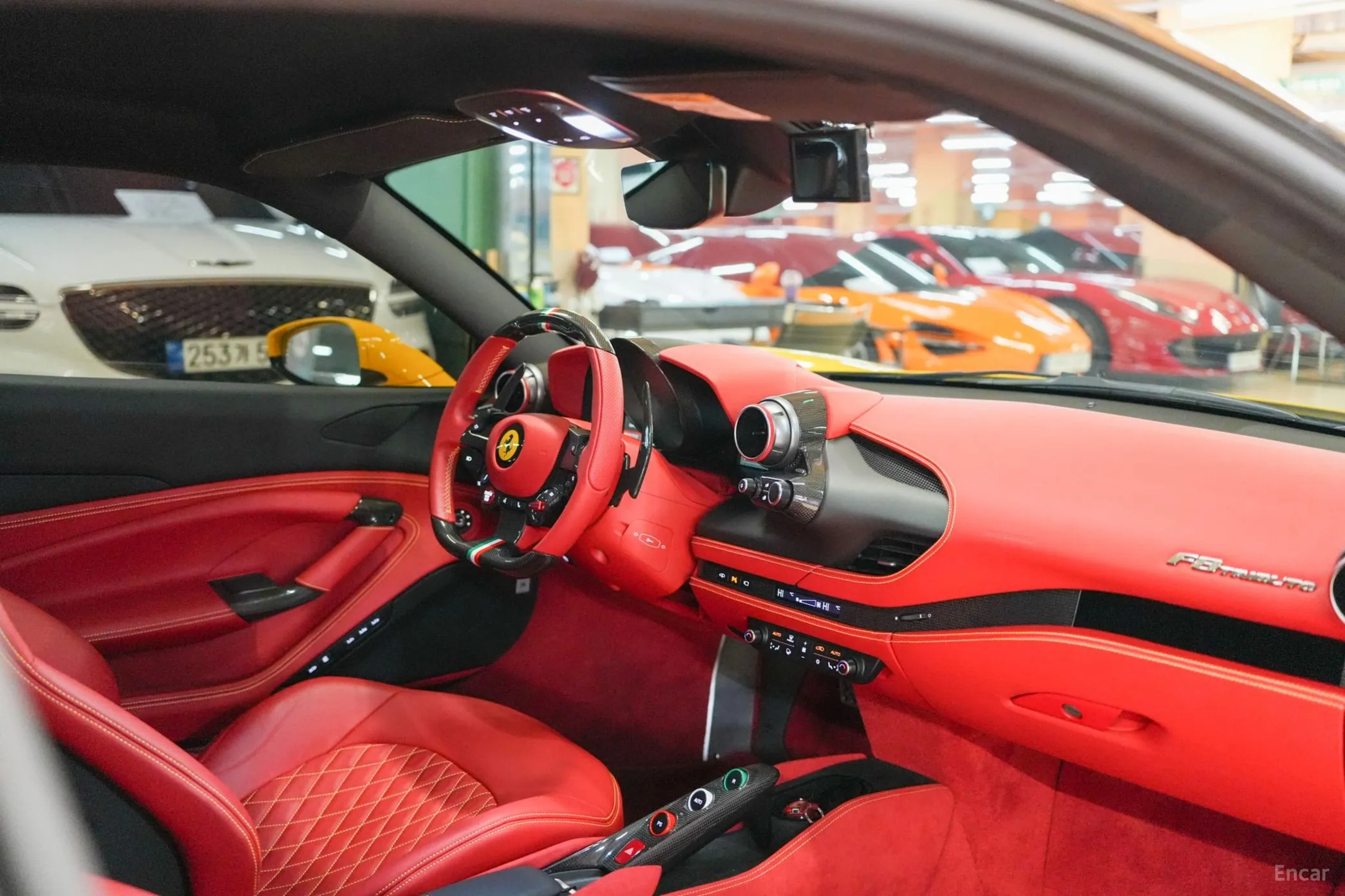 Ferrari F8 Tributo превью 10
