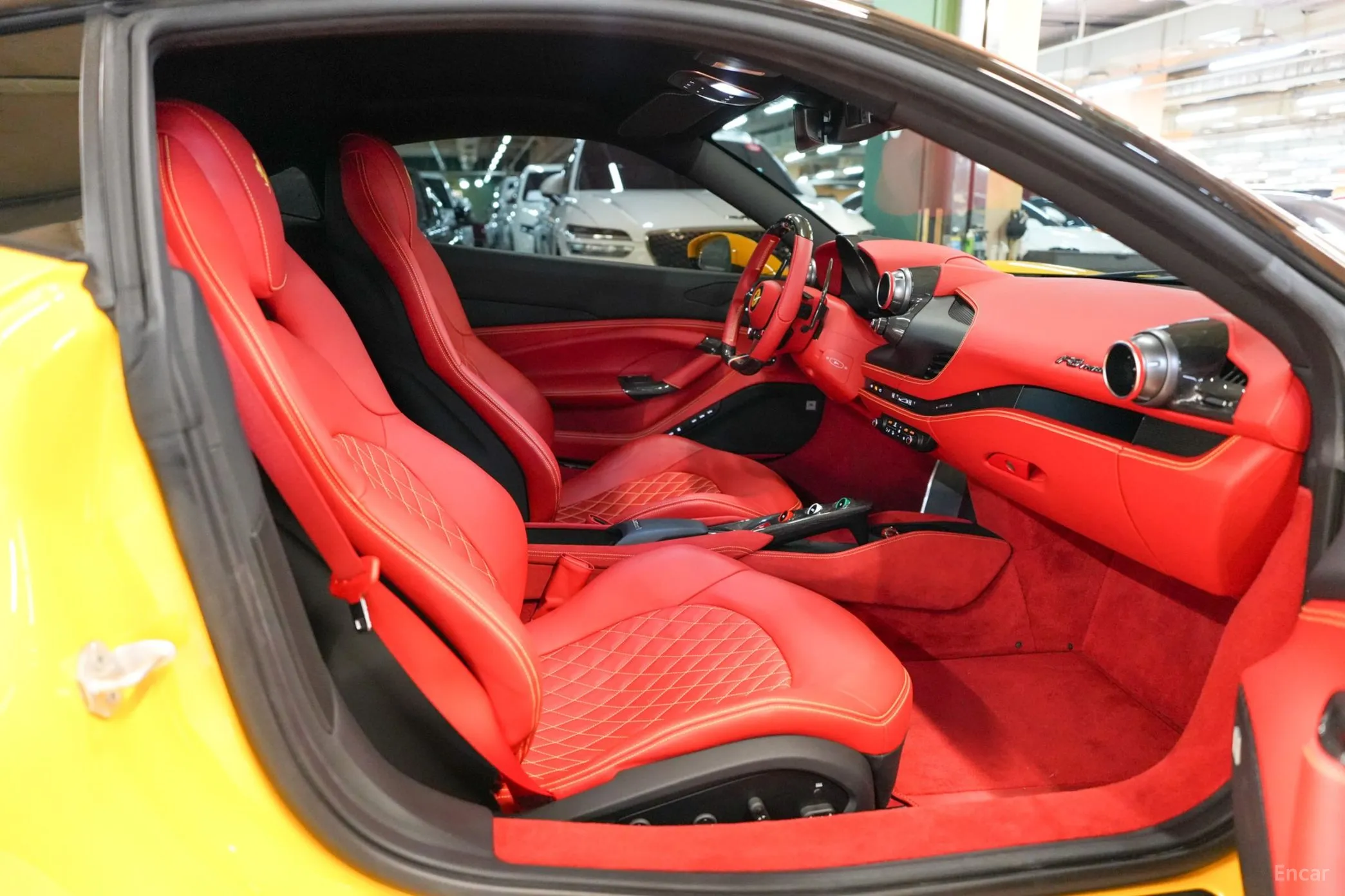 Ferrari F8 Tributo превью 15