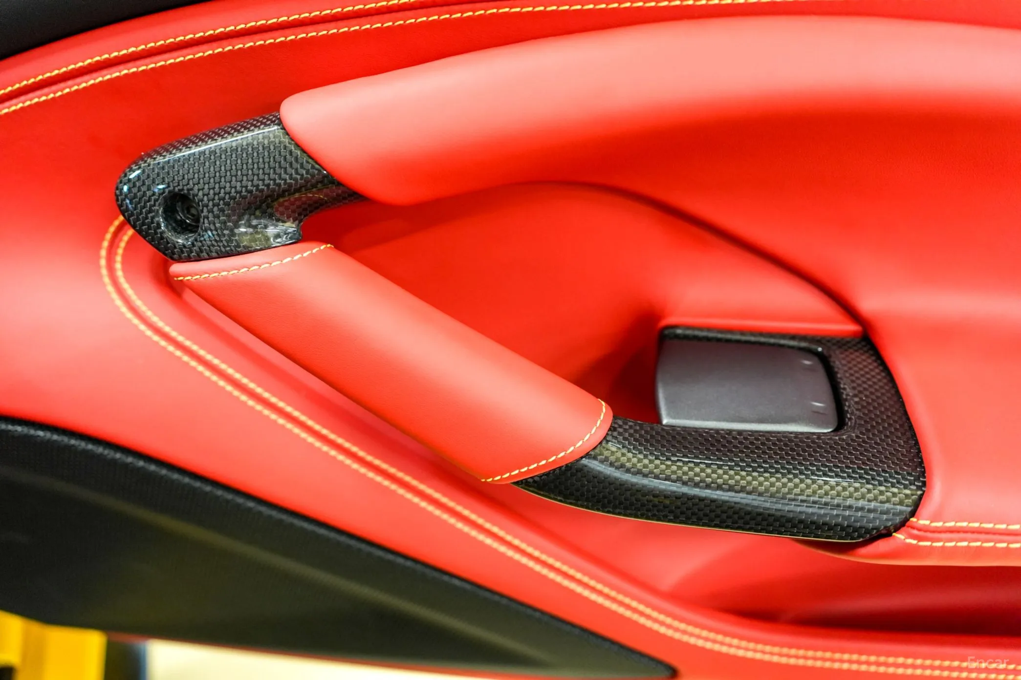 Ferrari F8 Tributo превью 16