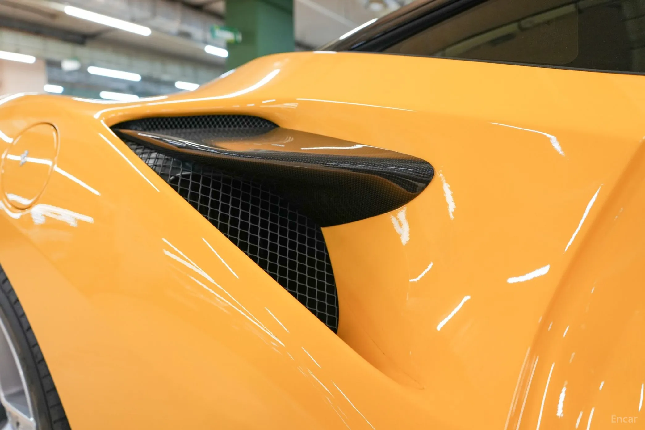 Ferrari F8 Tributo превью 19